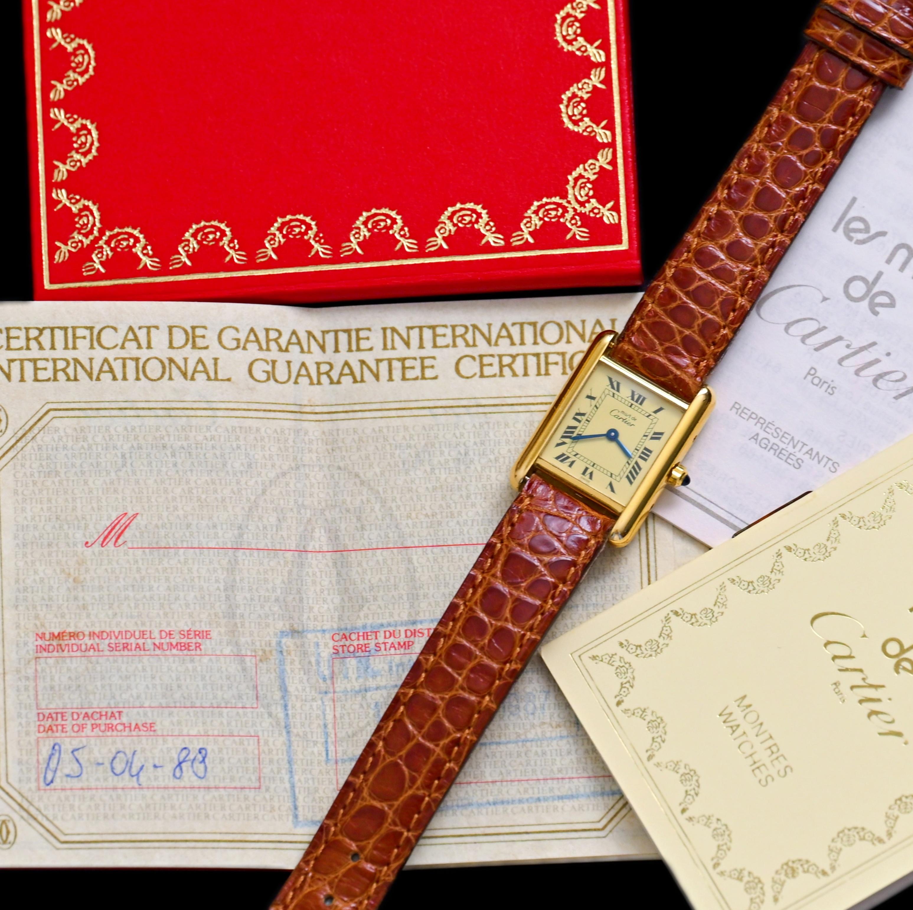 Cartier Must de Cartier chapado en oro Vermeil Esfera cremosa 366001 Cuarzo c/Garantía original

Marca: Cartier
Model No: Must de Tank Vermeil 366001
Año: 1988
Número de serie: 54xxx

Referencia: C04608

Caja: Muestra signos de desgaste con caja de