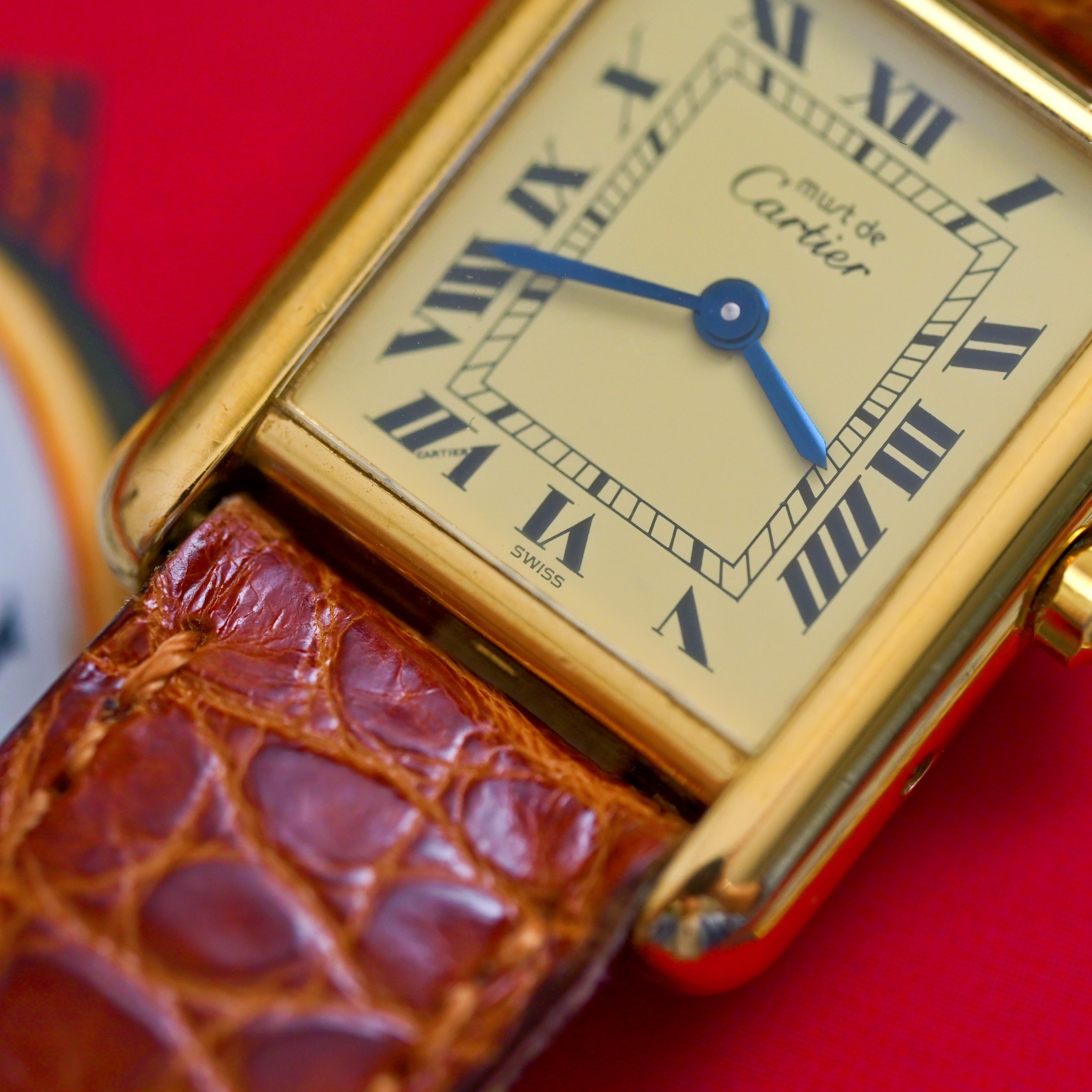 Must de Cartier chapado en oro Vermeil 5057001 Índices romanos Cuarzo, años 80 en Bueno estado para la venta en Central & Western District, HK