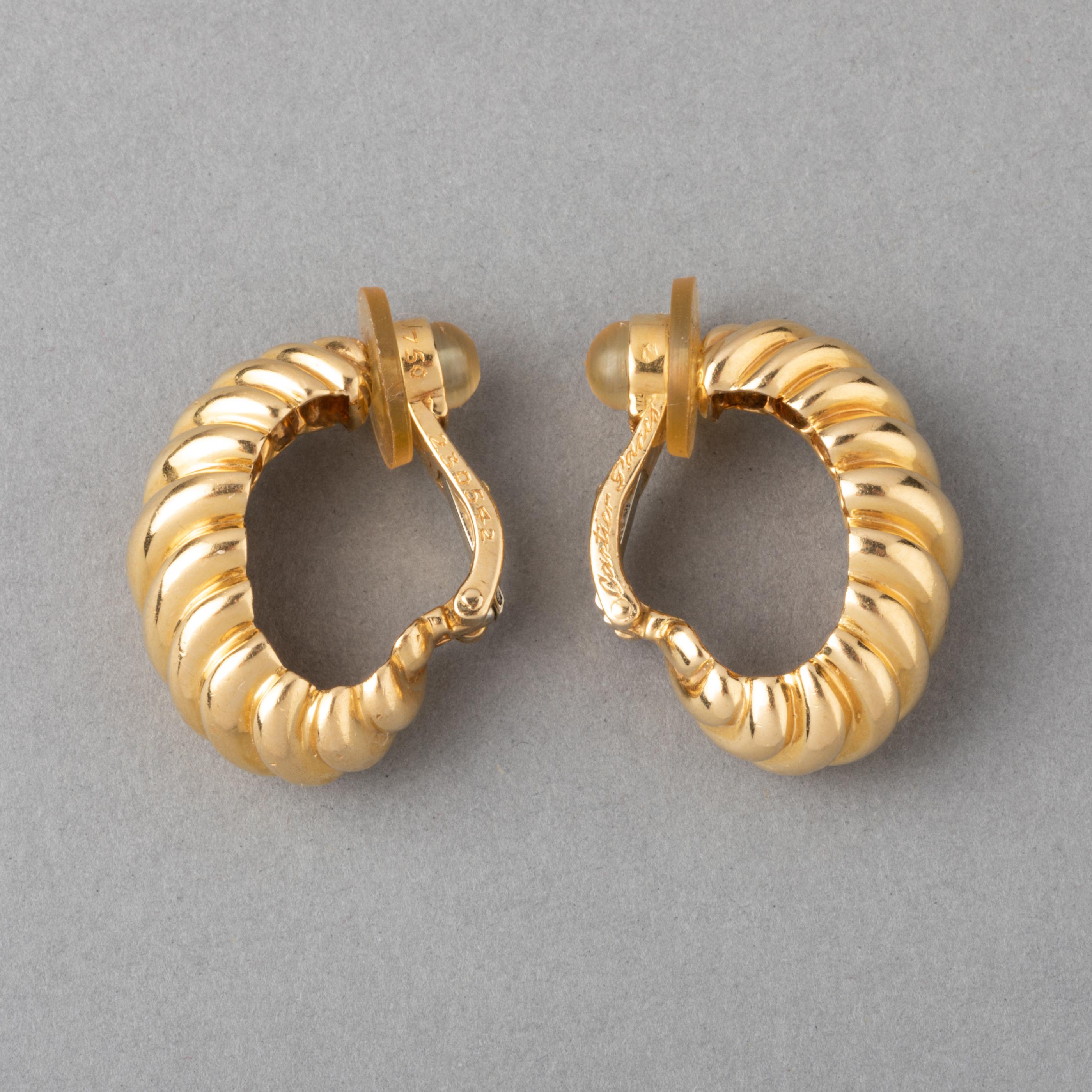 Women's Cartier Gold Vintage Clips Earrings