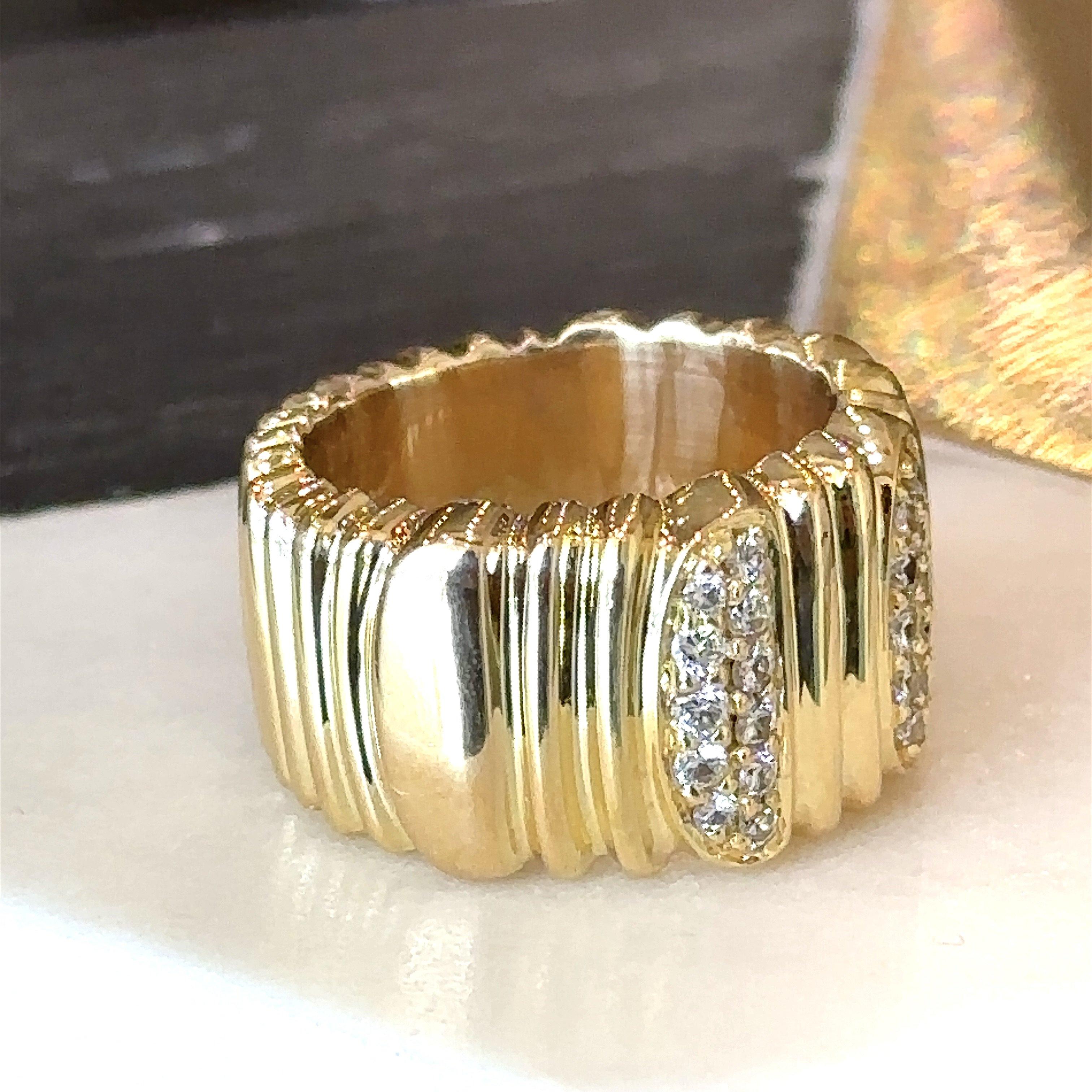 Cartier „Goldener Helm“ Texturierter Diamantring aus 18KT Gelbgold mit Diamanten im Angebot 5