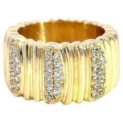 Cartier, bracelet « Golden Helmet » texturé en or jaune 18 carats et diamants