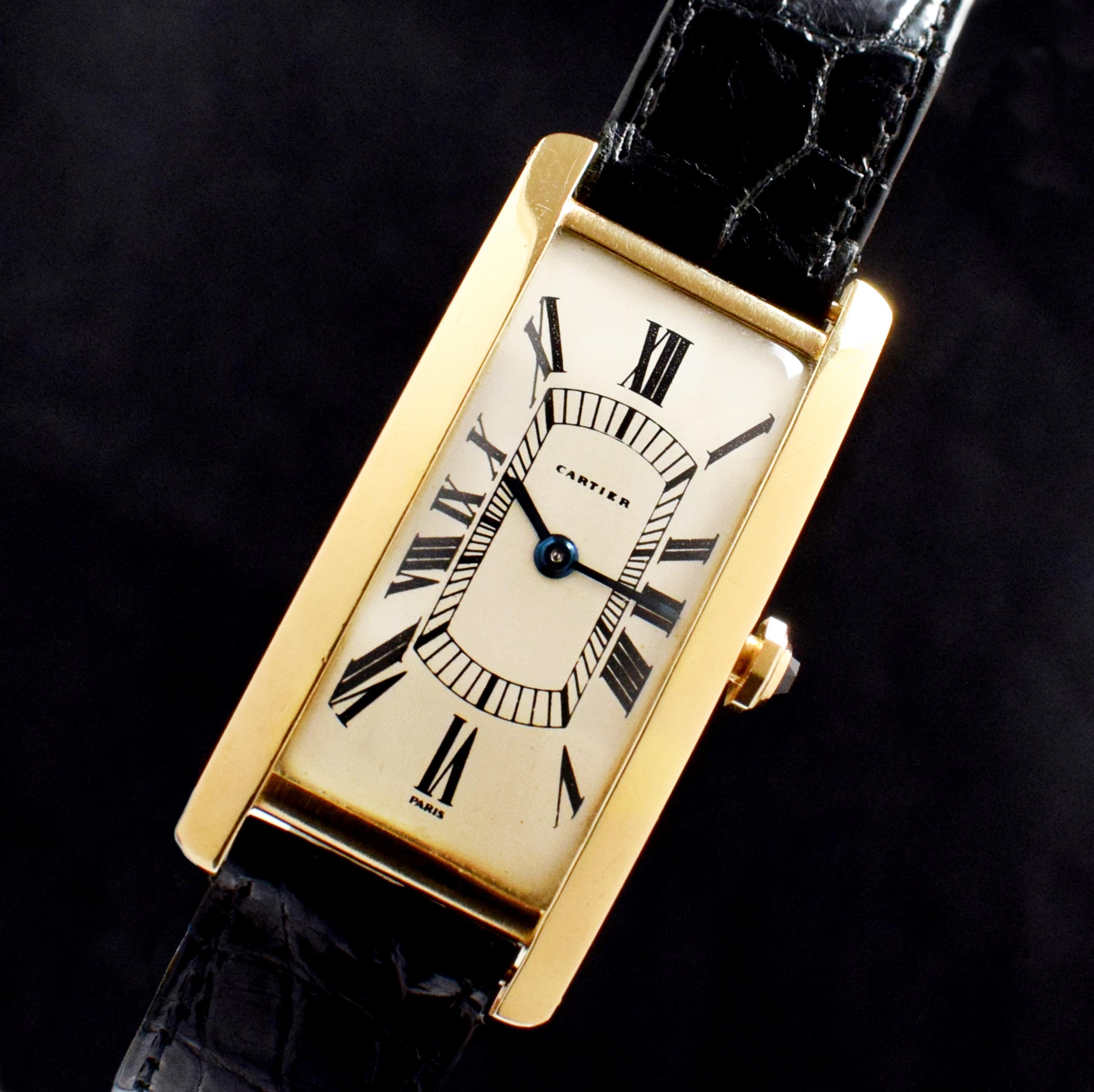 Marke: Cartier
Modell: Grand Tank Cintrée
Jahr: 1960er Jahre
Seriennummer: 026xxx / 54xxx
Referenz: C03751

Die Grand Tank Cintrée wurde 1921 als eine der größten Varianten der Tank-Linie von Cartier eingeführt. Es ist zweifellos eines der