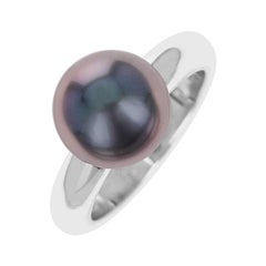 Cartier Gray Pearl Ring, 18 Karat White Gold