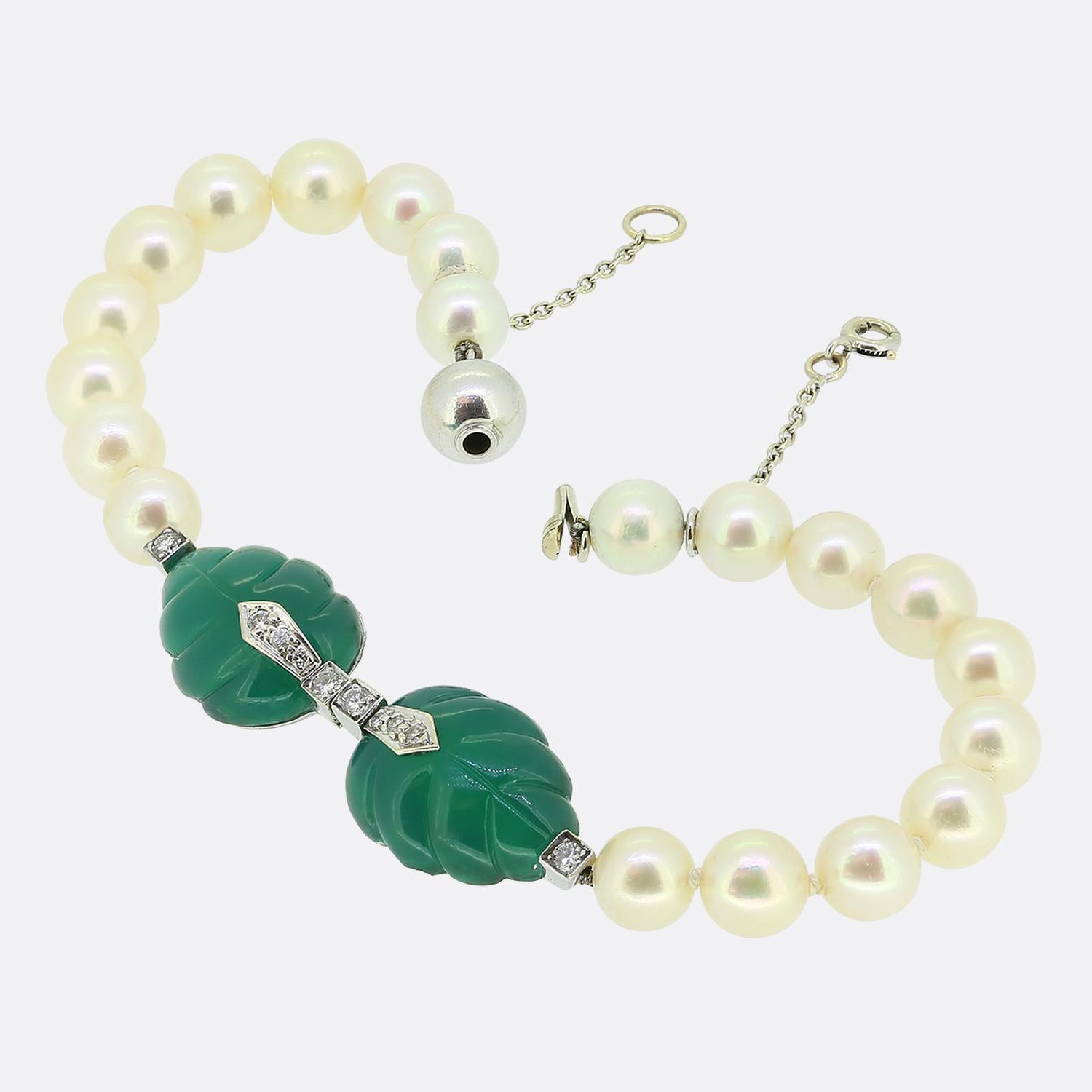 Round Cut Cartier Green Chalcedony and Diamond Pearl Bracelet For Sale