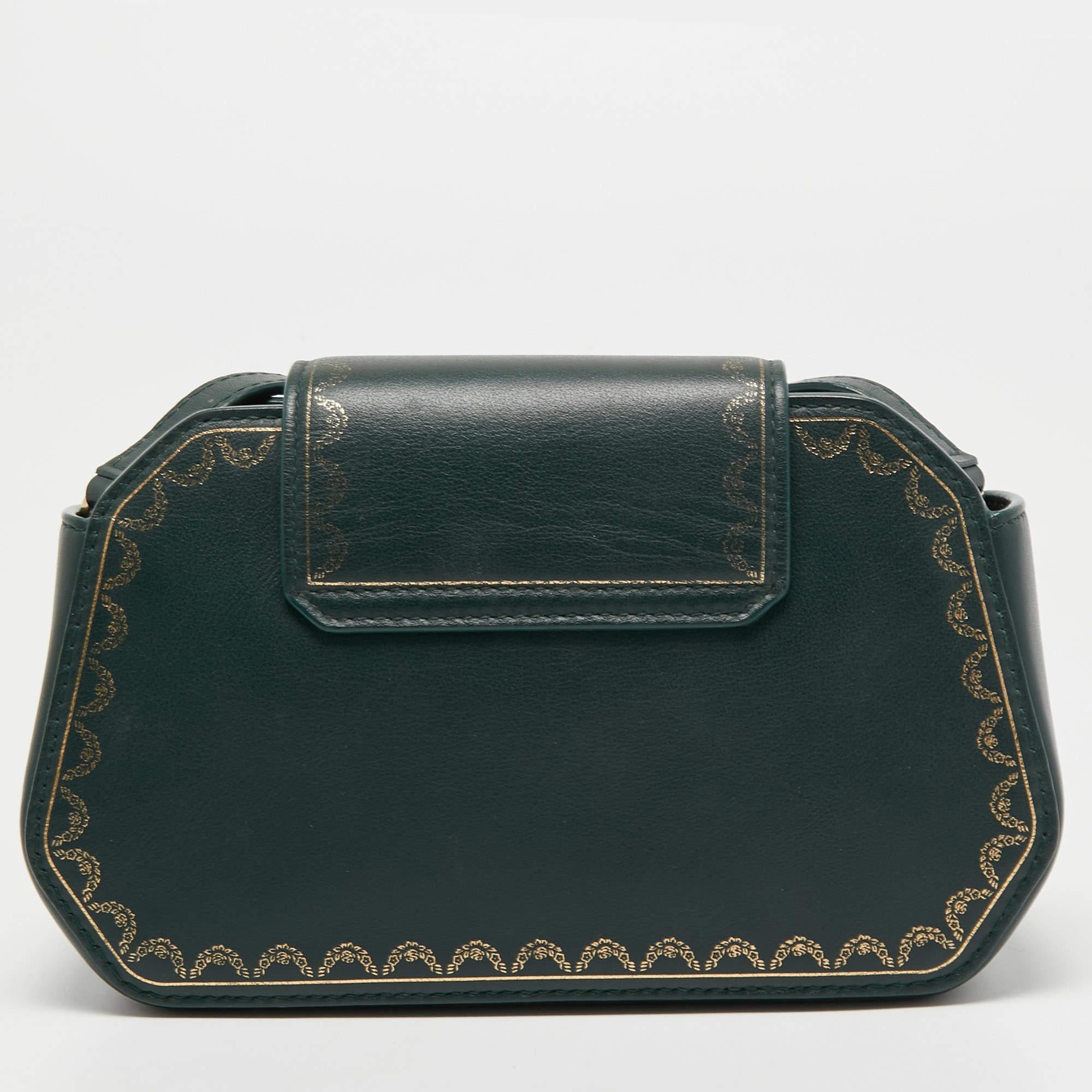 For a look that is complete with style, taste, and a touch of luxe, this designer shoulder bag is the perfect addition. Flaunt this beauty on your shoulder at any event and revel in the taste of luxury it leaves you with.

Includes: Original Box,