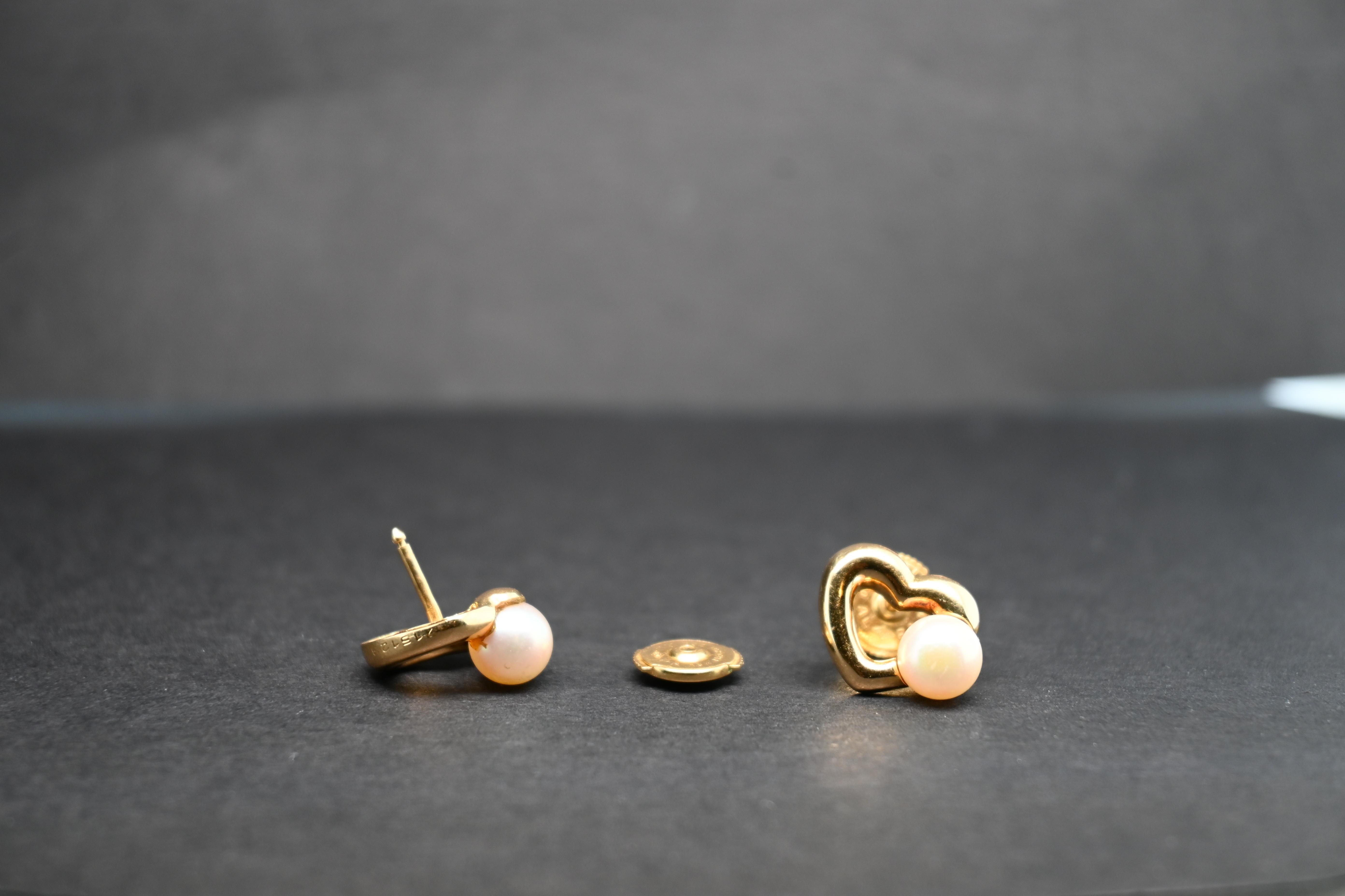 Bullet Cut CARTIER  Heart Earring Yellow Gold 18 Carats White Beads For Sale