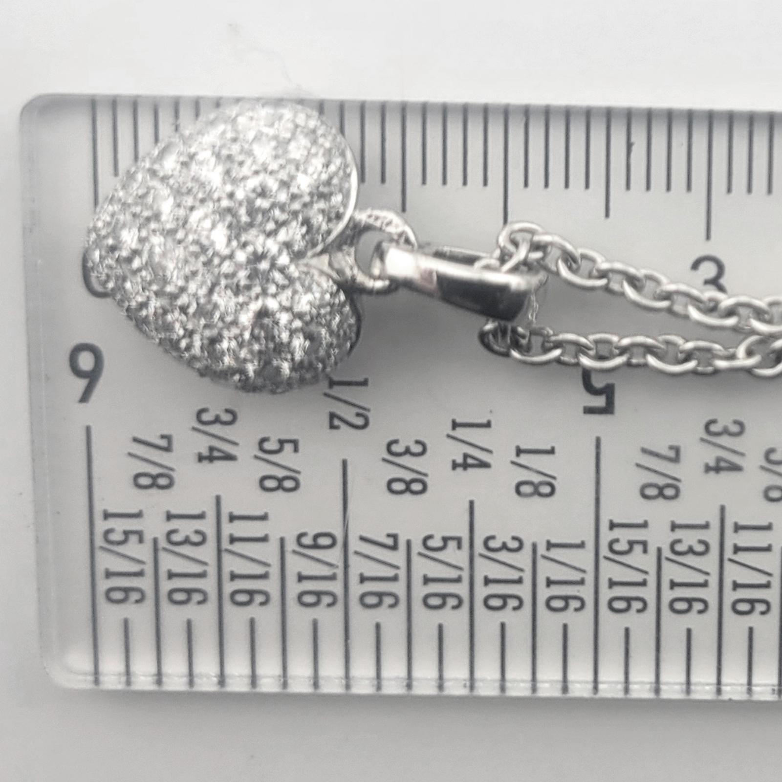 Cartier Ciondolo a forma di cuore con pavé di diamanti in oro bianco 18 carati in vendita 6