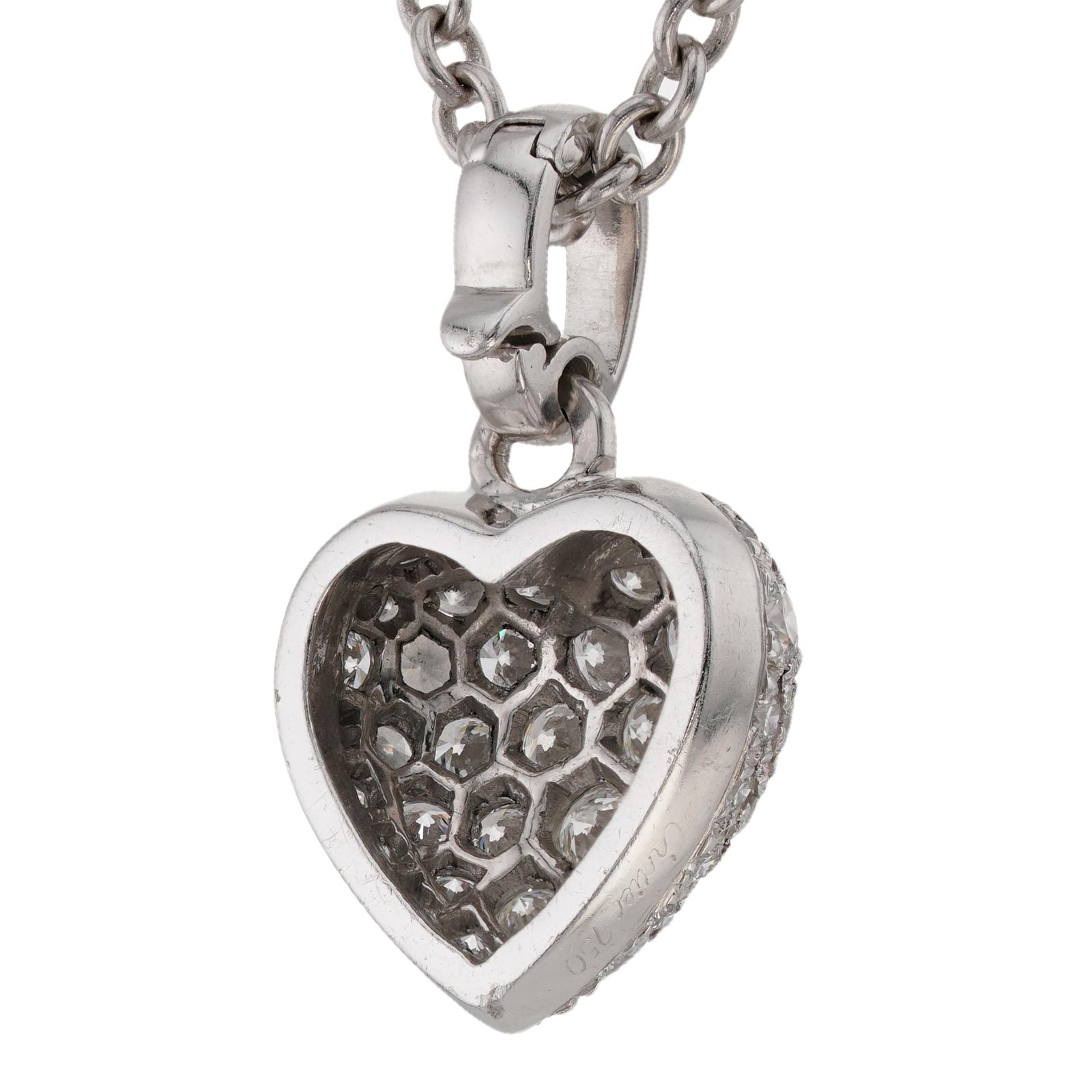 Cartier Ciondolo a forma di cuore con pavé di diamanti in oro bianco 18 carati in vendita 1