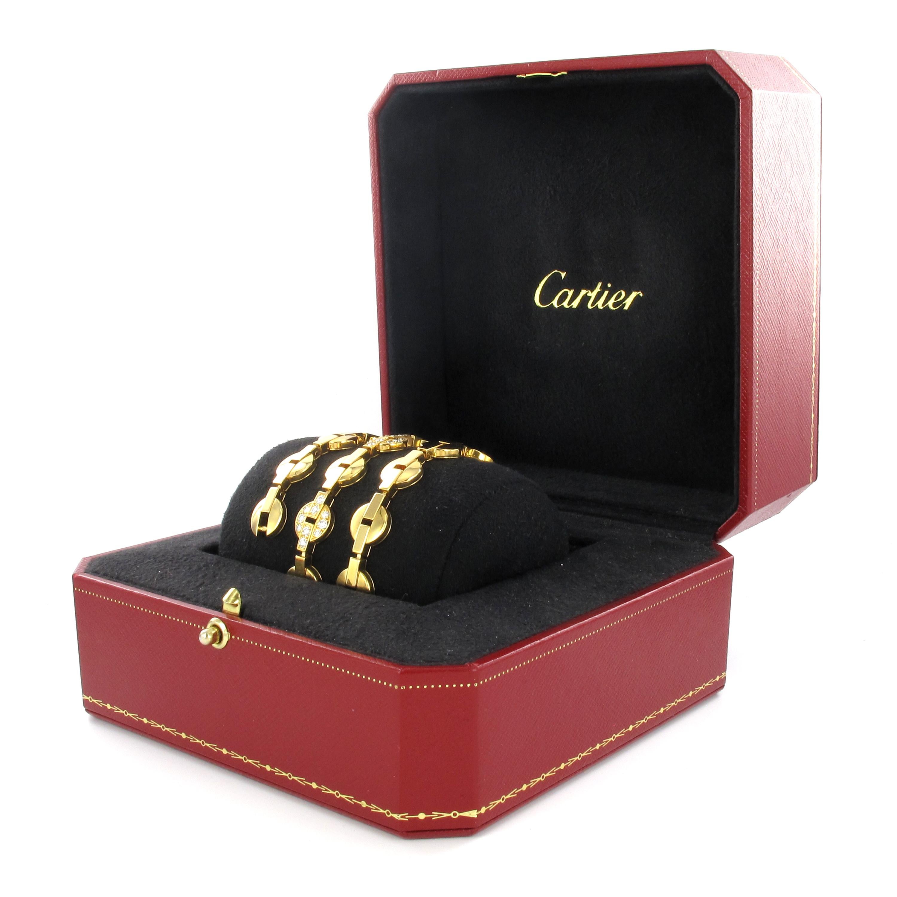 Fine Cartier necklace in yellow gold 750 from the Himalia Collection. The necklace is in excellent condition and comes with original box and original Cartier Certificate. 9 links are set with a total of 90 brilliant cut diamonds of 3.00 ct in