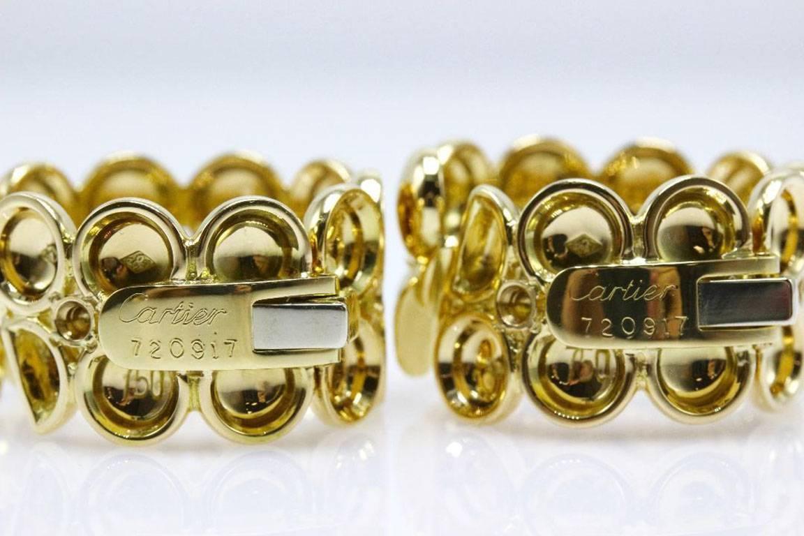 Orecchini Cartier Honeymoon Collection Huggie in oro giallo 18 carati in vendita 3