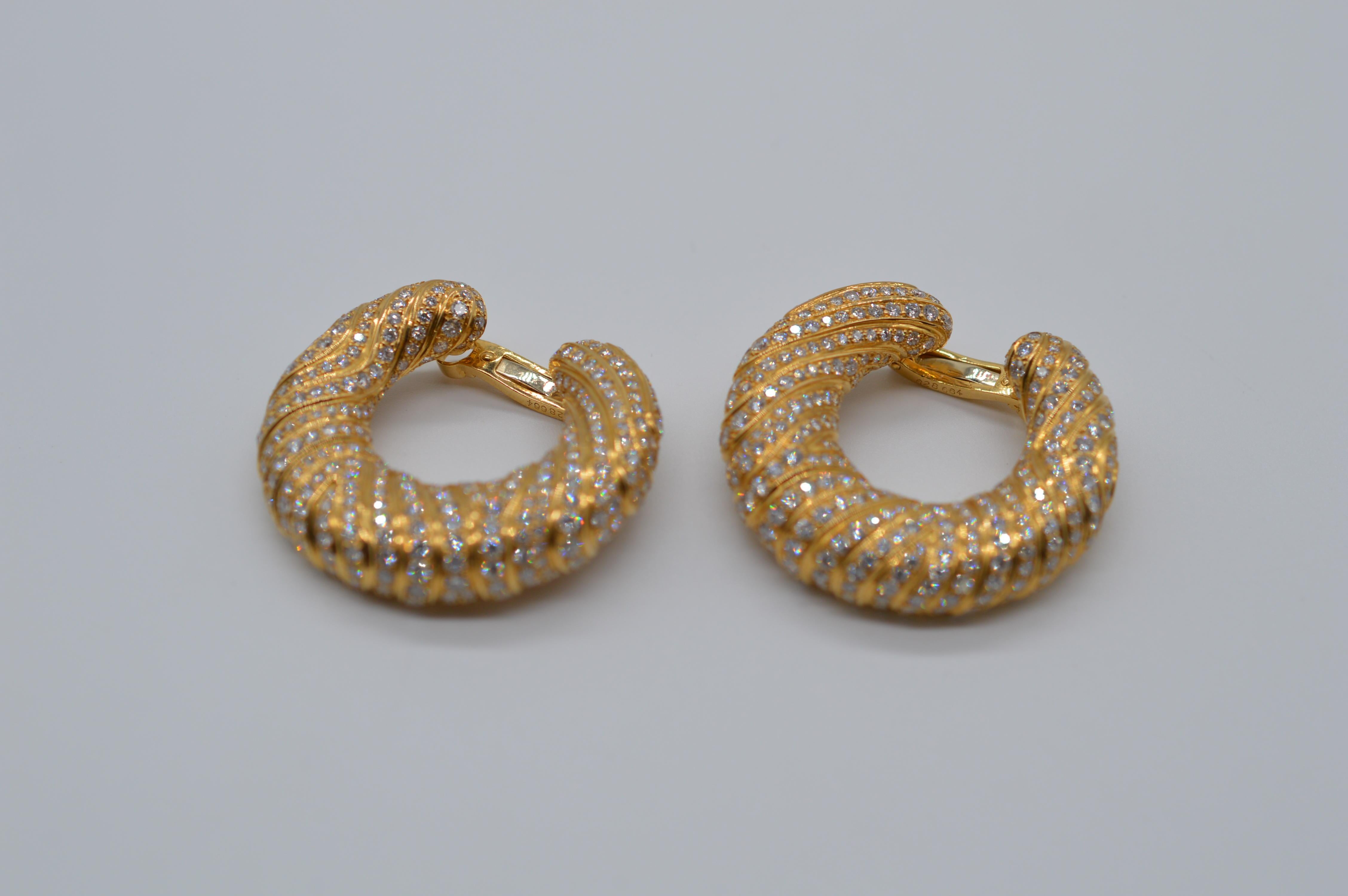 Contemporary Cartier Hoop Earrings 18K Yellow Gold with Diamonds Unworn For Sale