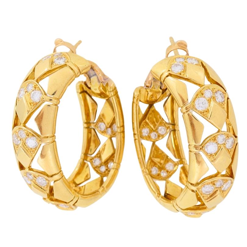 Cartier Hoop Earrings Diamond  18k Gold Triangular Pattern For Sale 8