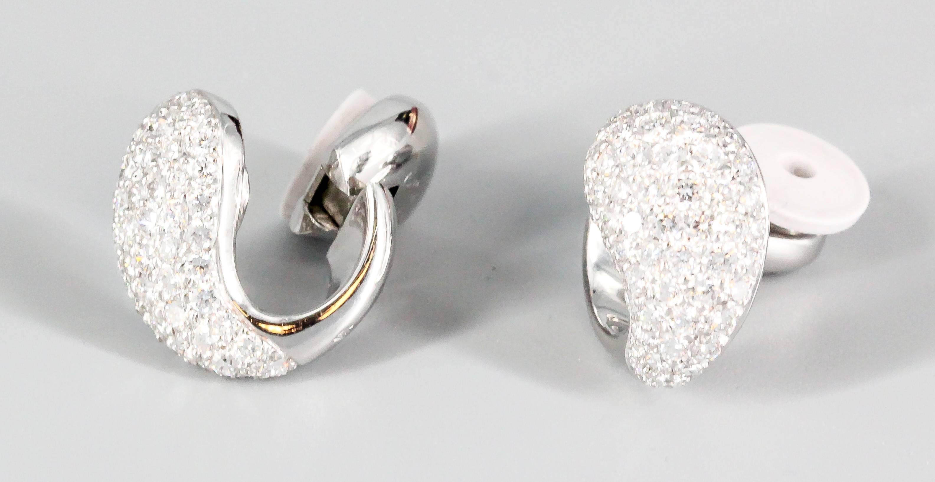Elegant 18 white gold and diamond earrings from the 