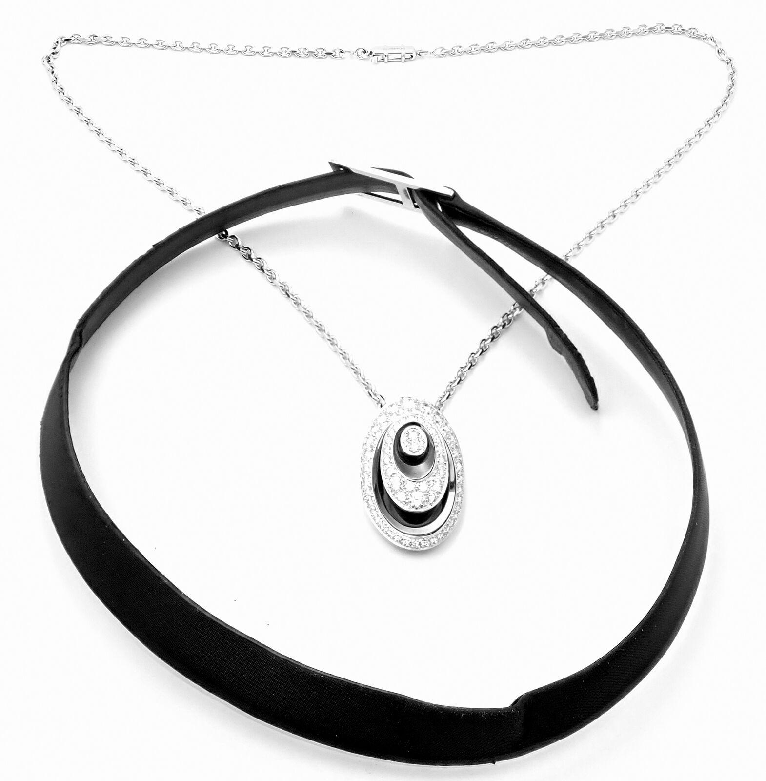 Cartier, collier pendentif hypnose en or blanc, chaîne et cordon de soie en vente 3