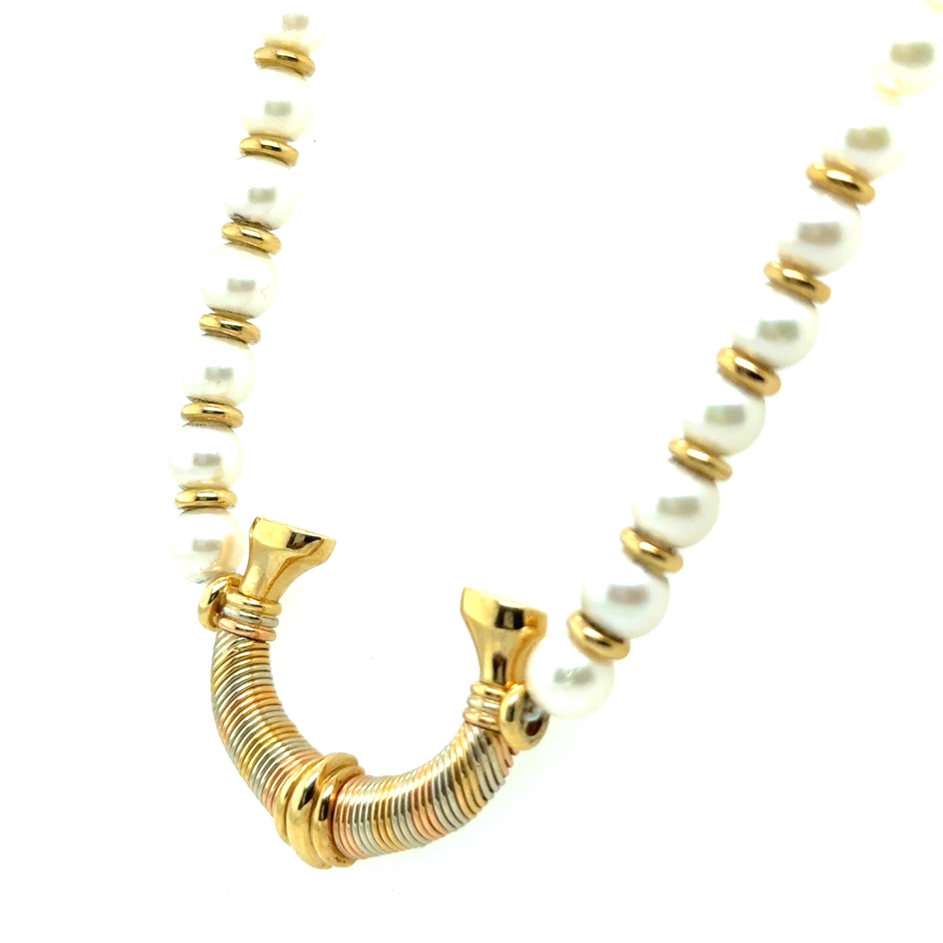 Cartier Iconic Horseshoe Necklace with Pearls in 18K Yellow Gold For Sale 5
