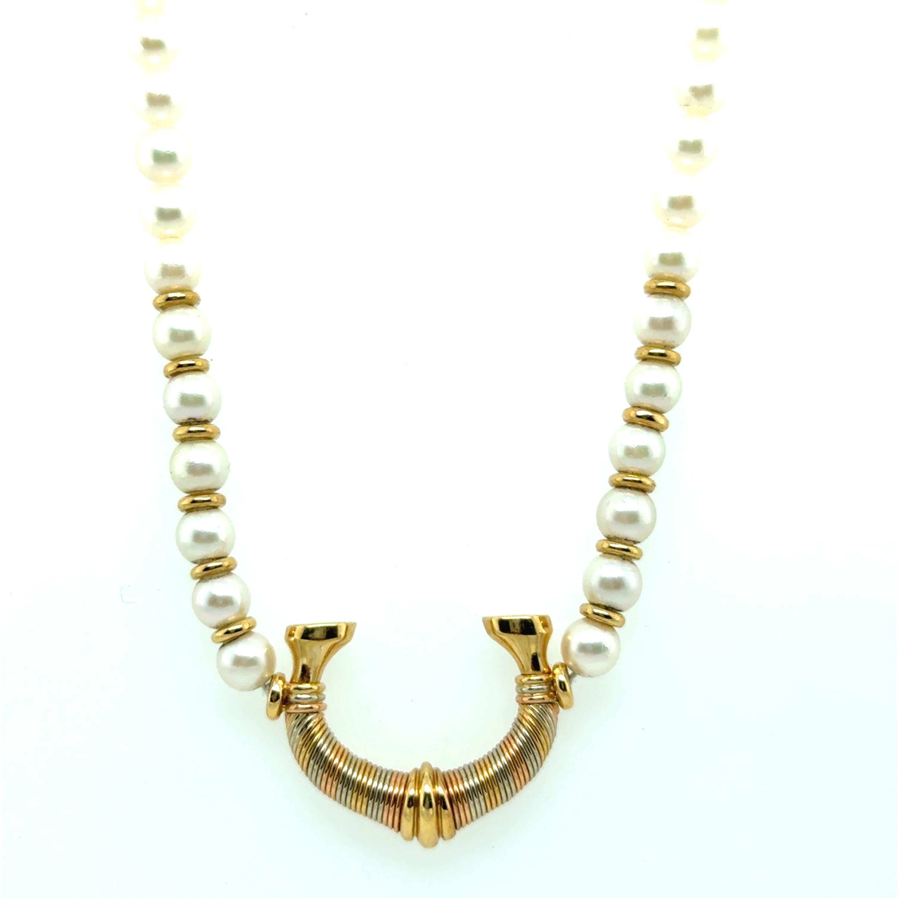 Cartier Iconic Horseshoe Necklace with Pearls in 18K Yellow Gold For Sale 7
