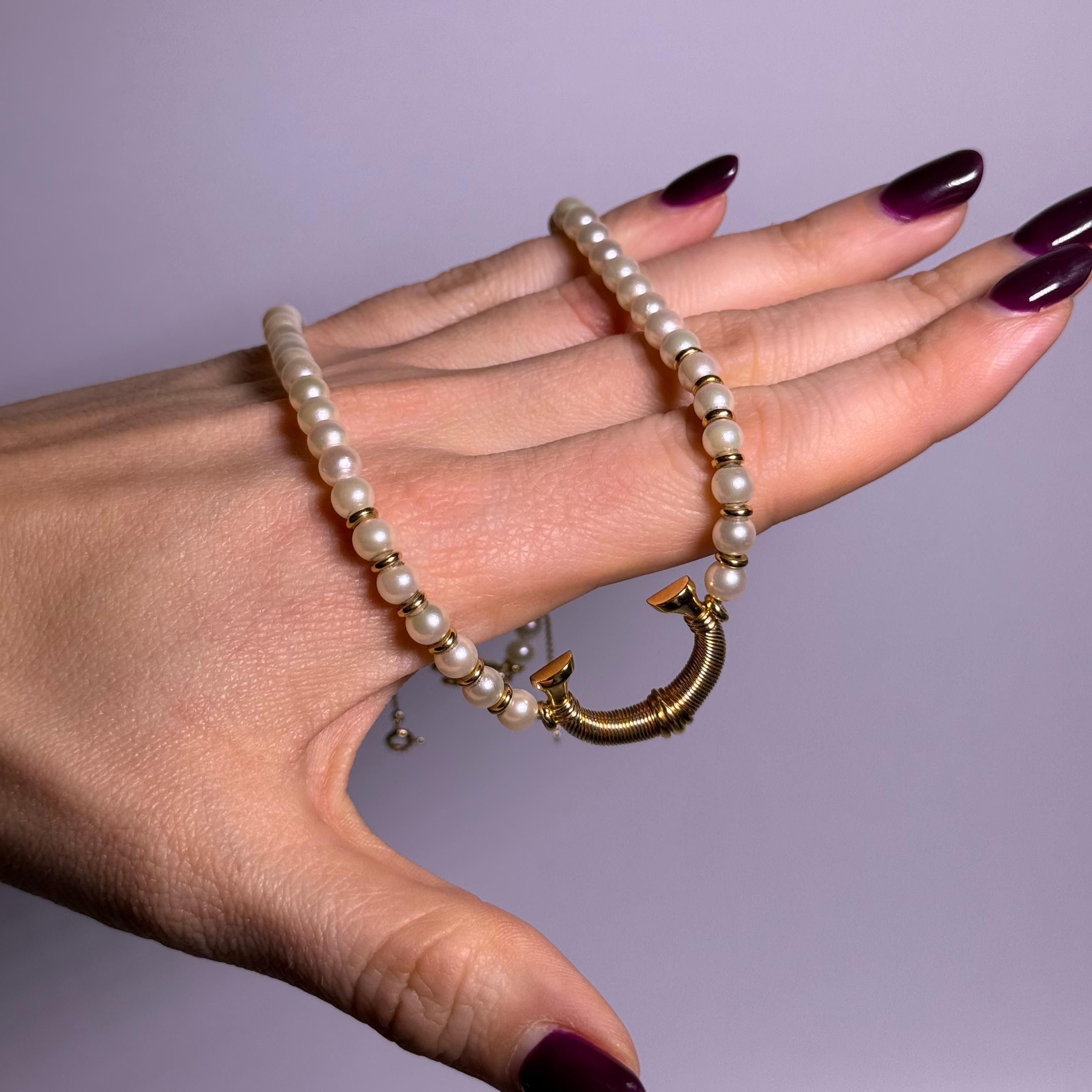 Cartier Iconic Horseshoe Necklace with Pearls in 18K Yellow Gold For Sale 1