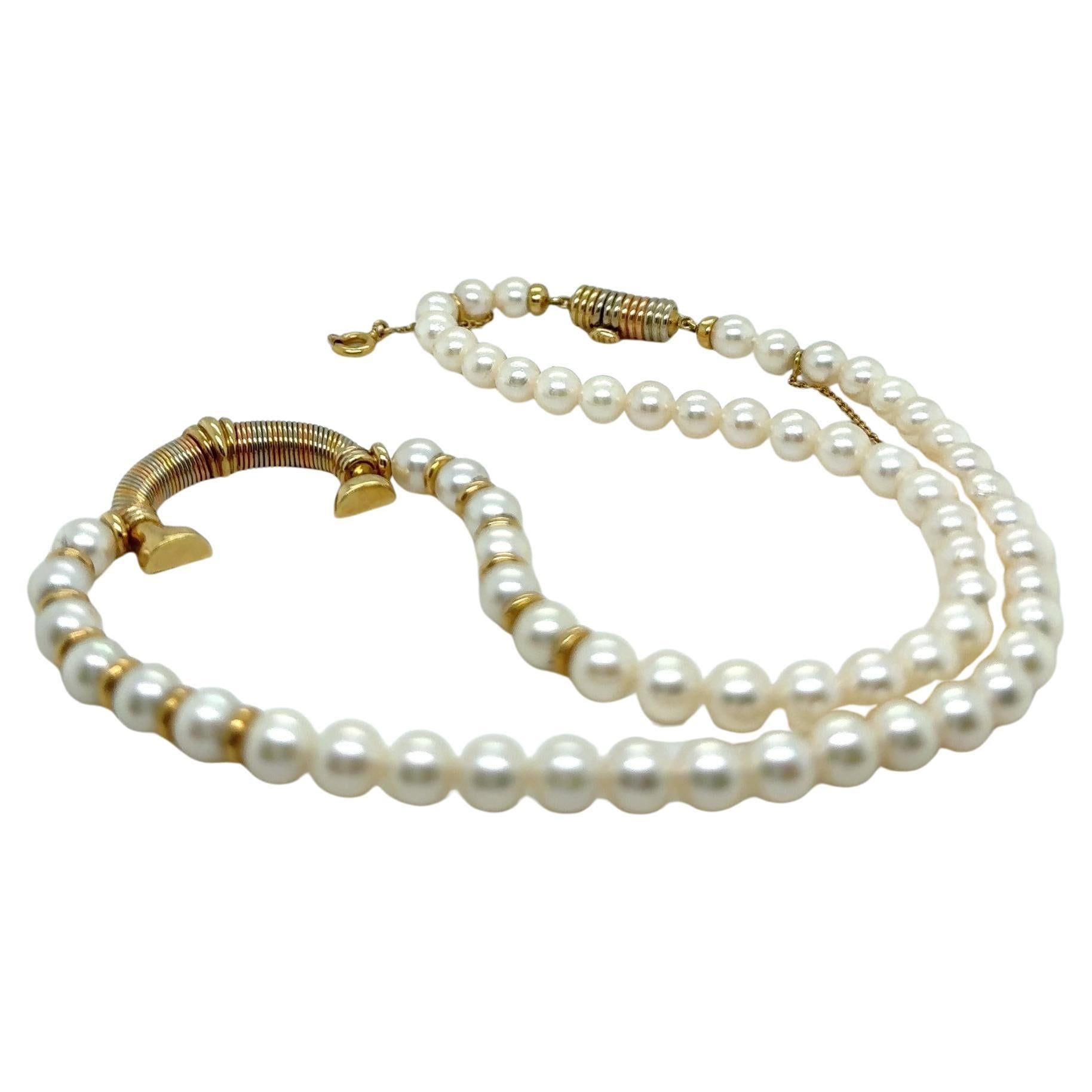 Cartier Iconic Horseshoe Necklace with Pearls in 18K Yellow Gold For Sale 3
