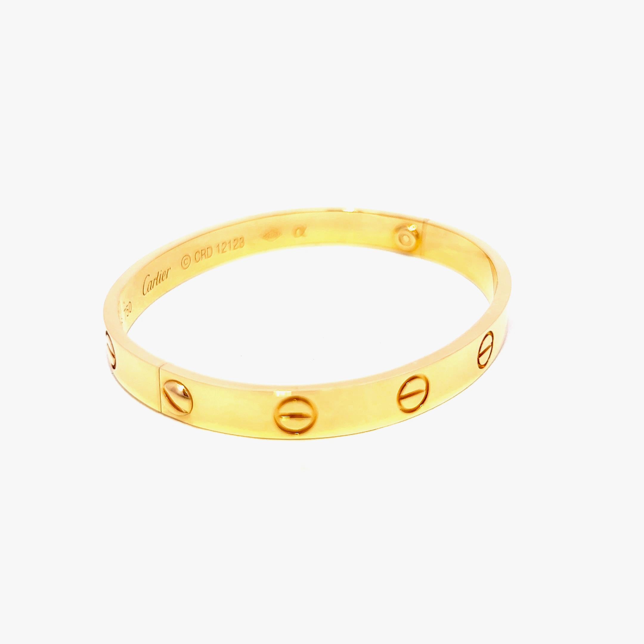 Dieses Armband ist aus 18 Karat Gelbgold gefertigt. Dieses zeitlose Stück mit einer Breite von 16