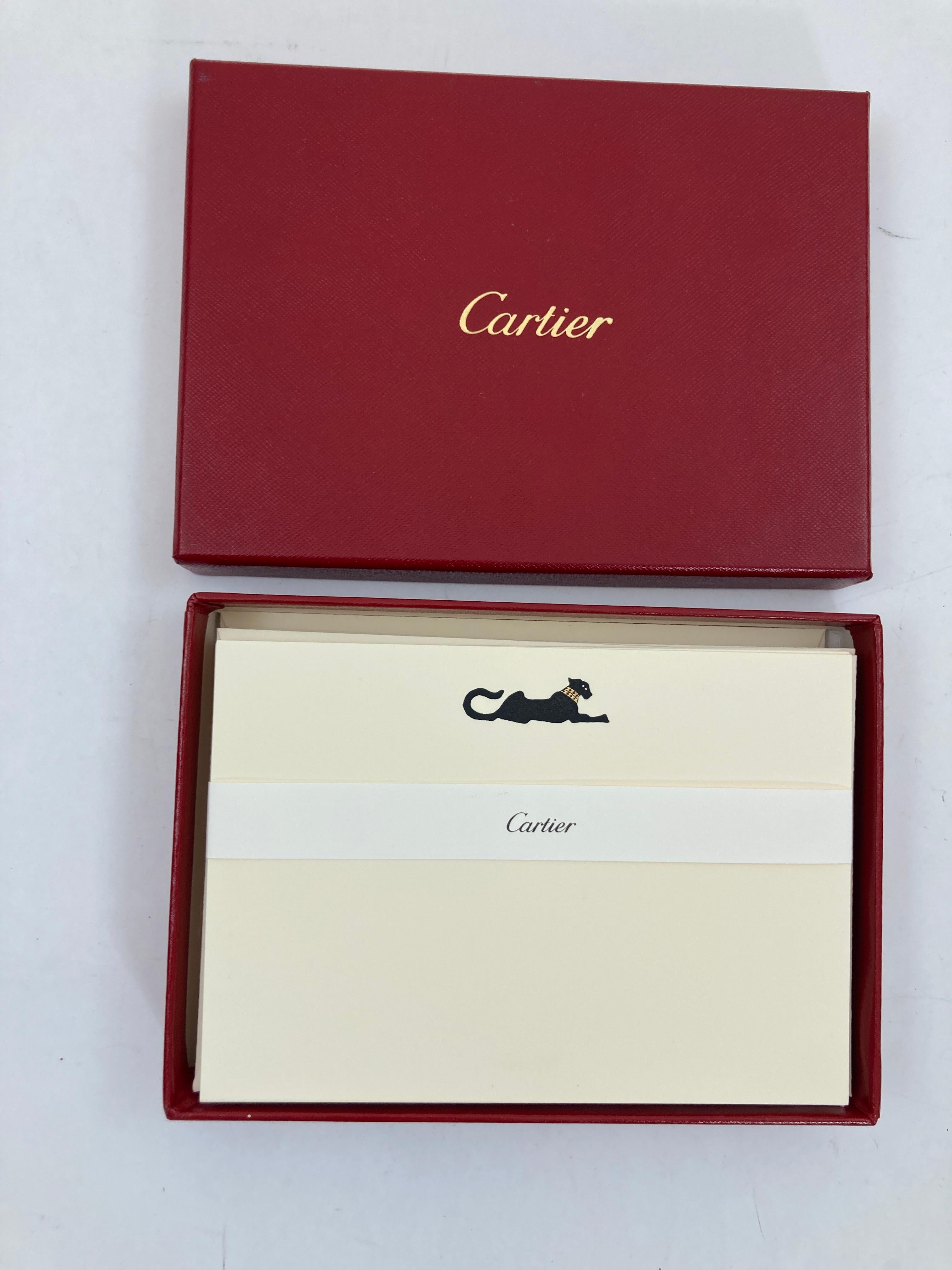 Juego de tarjeta y sobre con diseño de pantera icónica de Cartier Papelería de escritorio de lujo en venta 5