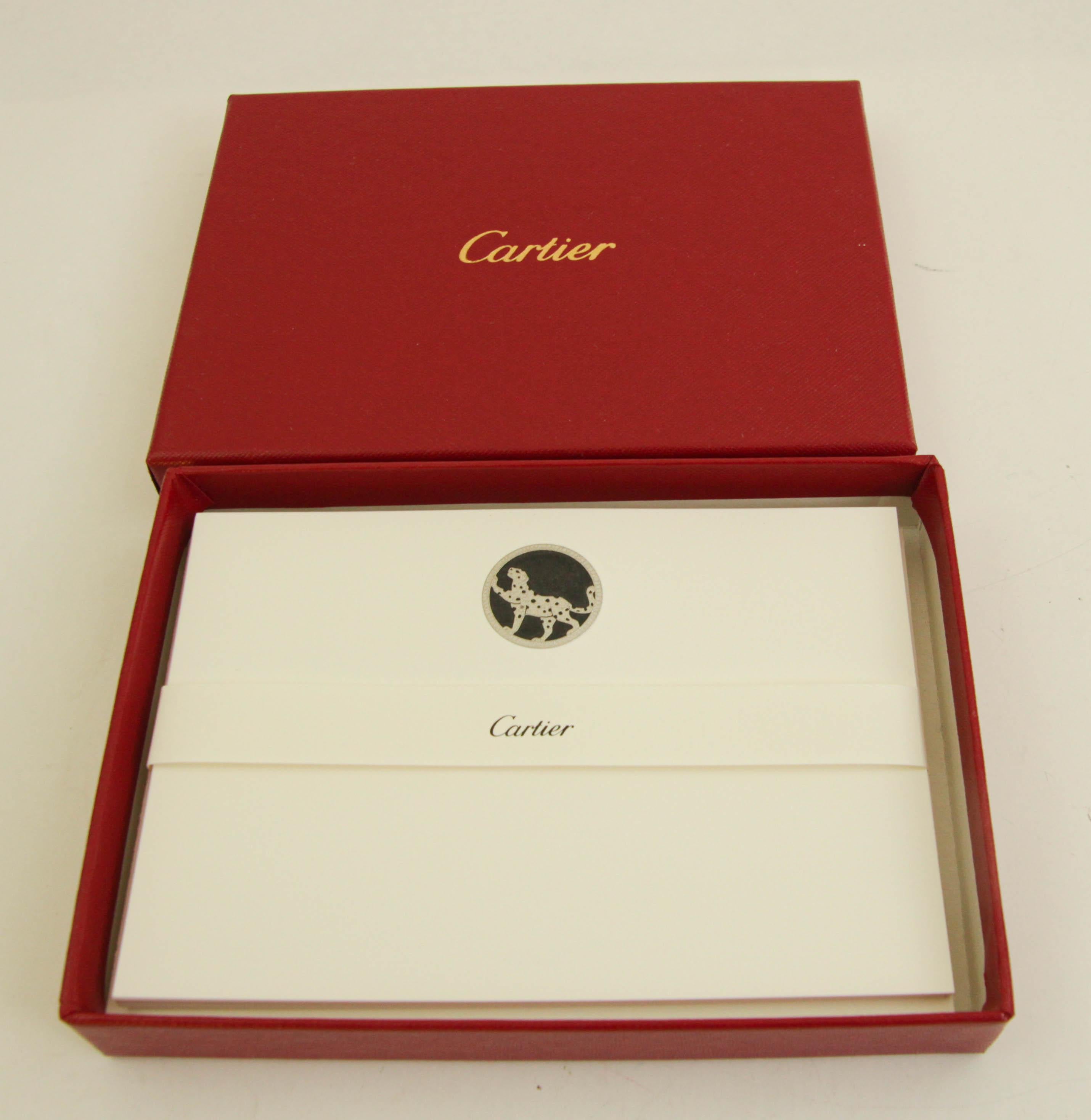 Juego de tarjeta y sobre con diseño de pantera icónica de Cartier Papelería de escritorio de lujo en venta 2