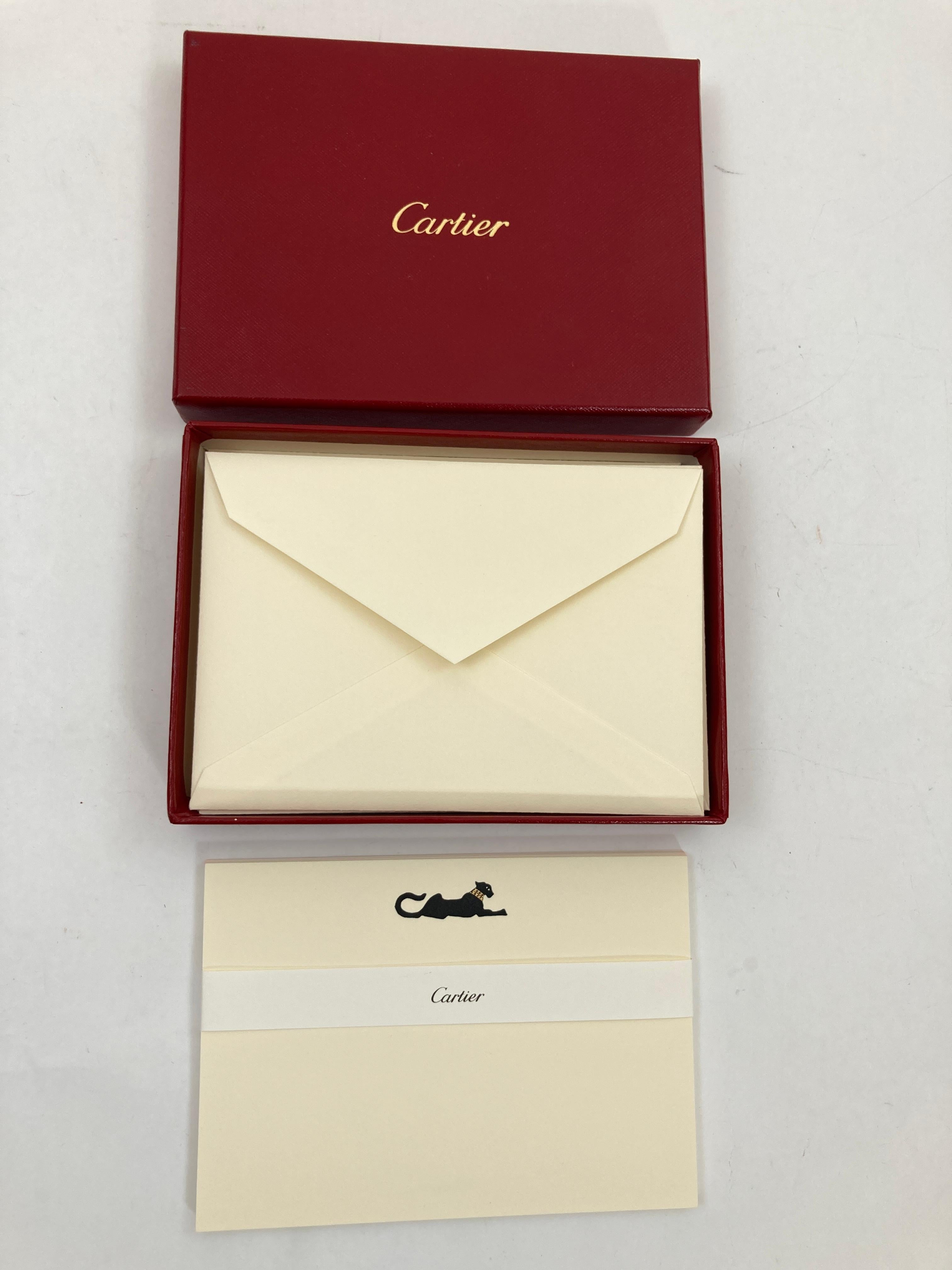 Juego de tarjeta y sobre con diseño de pantera icónica de Cartier Papelería de escritorio de lujo en venta 2