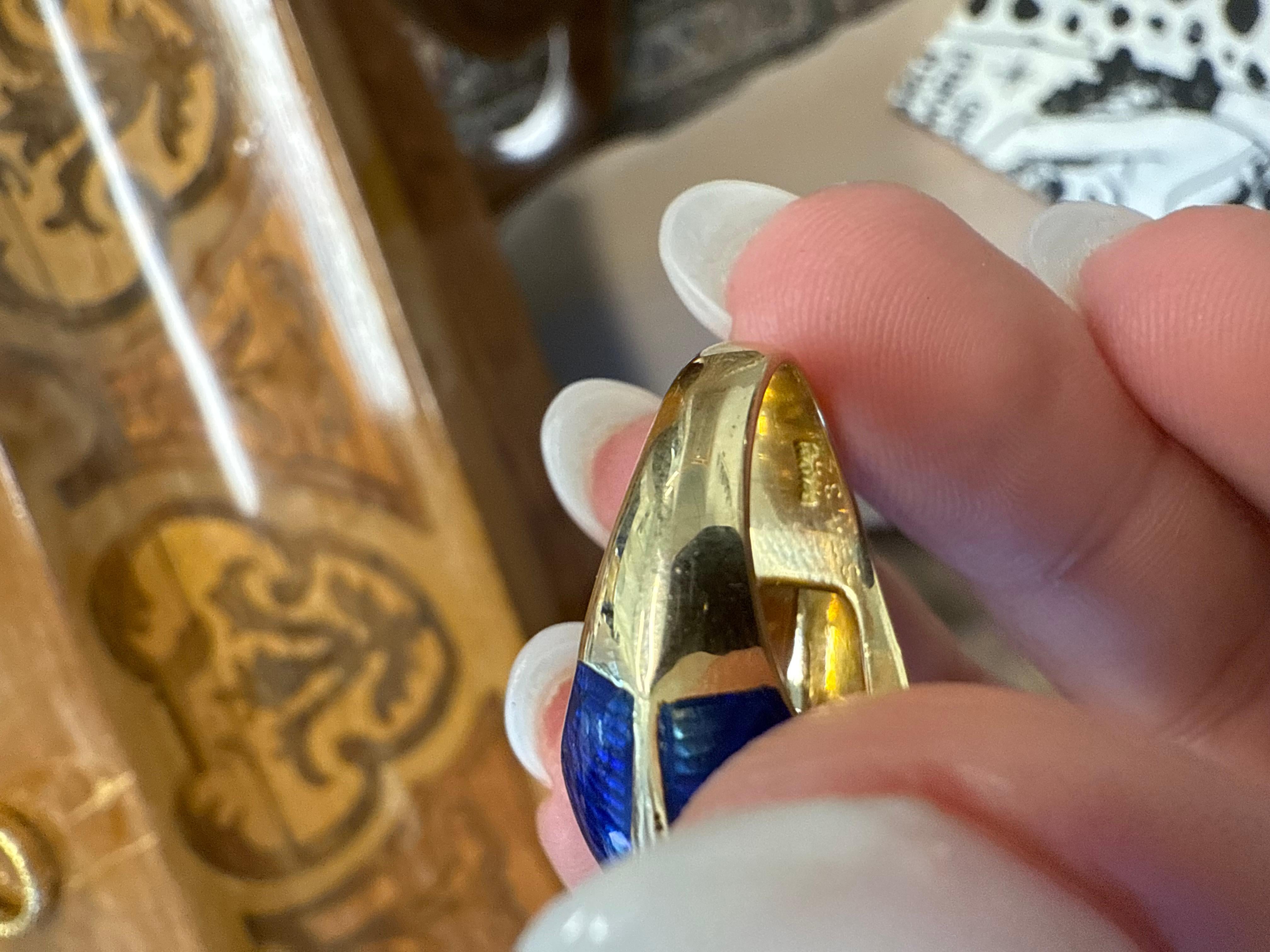 da uomo o donna CARTIER ITALIA Anello Bombe in oro giallo e bianco 18k, smalto e diamanti Vintage in vendita