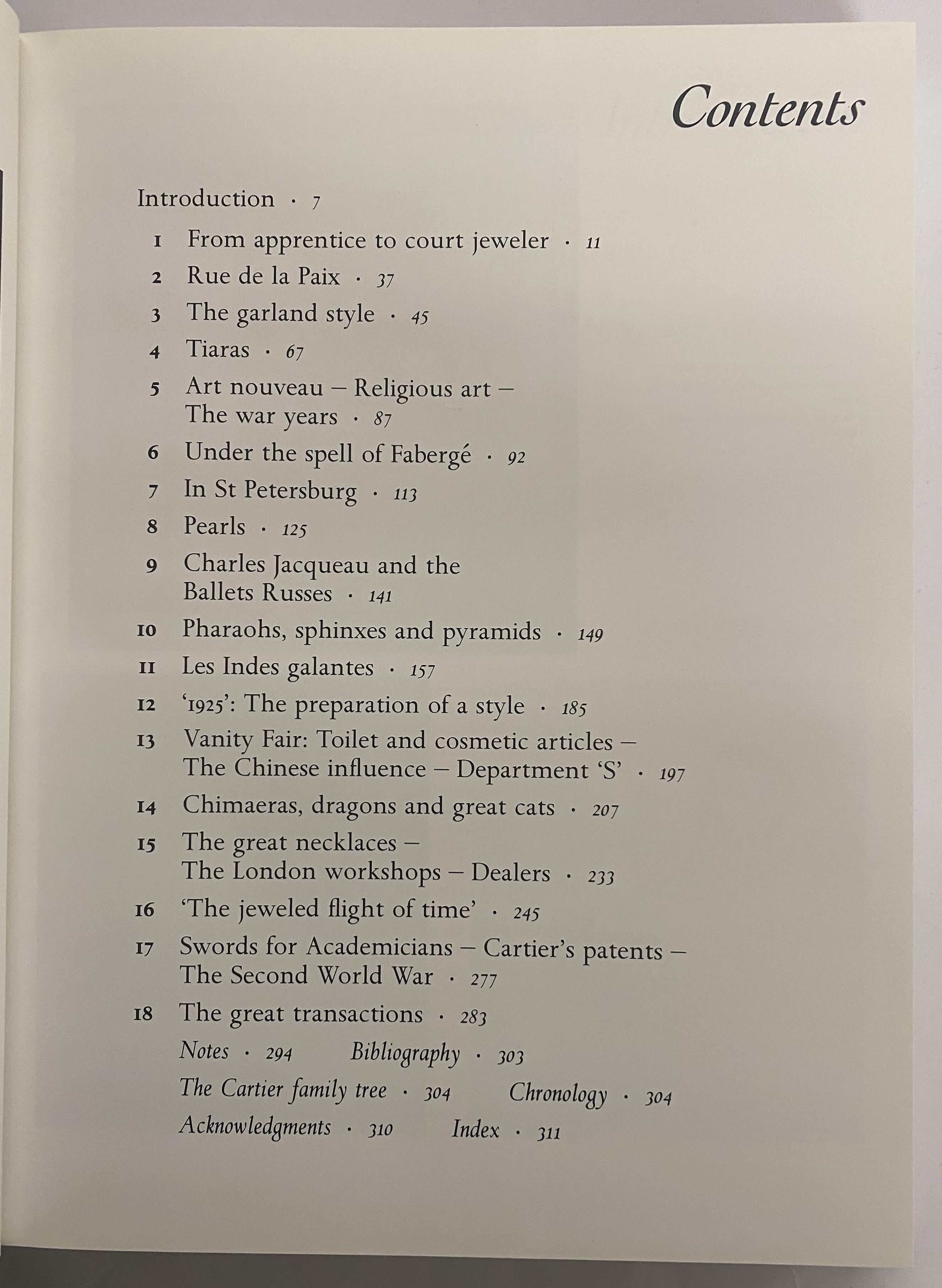 Ce livre retrace l'histoire de la célèbre entreprise de joaillerie et présente des exemples de ses designs pour des horloges, des montres, des colliers, des diadèmes, des épées, des épingles et des objets d'art.
Voici, pour la première fois,