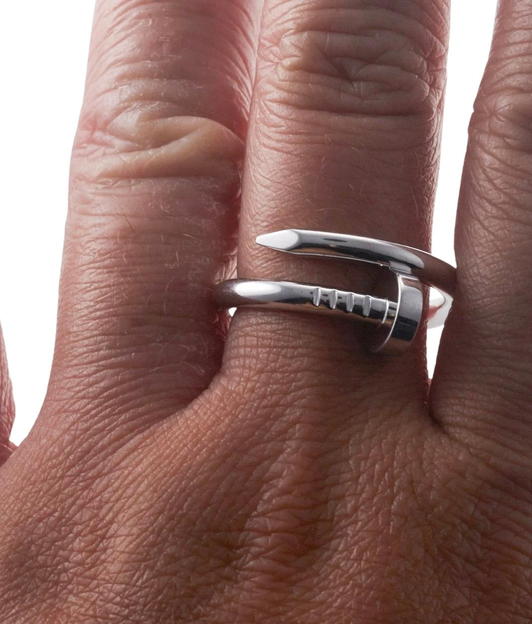 au750 white gold