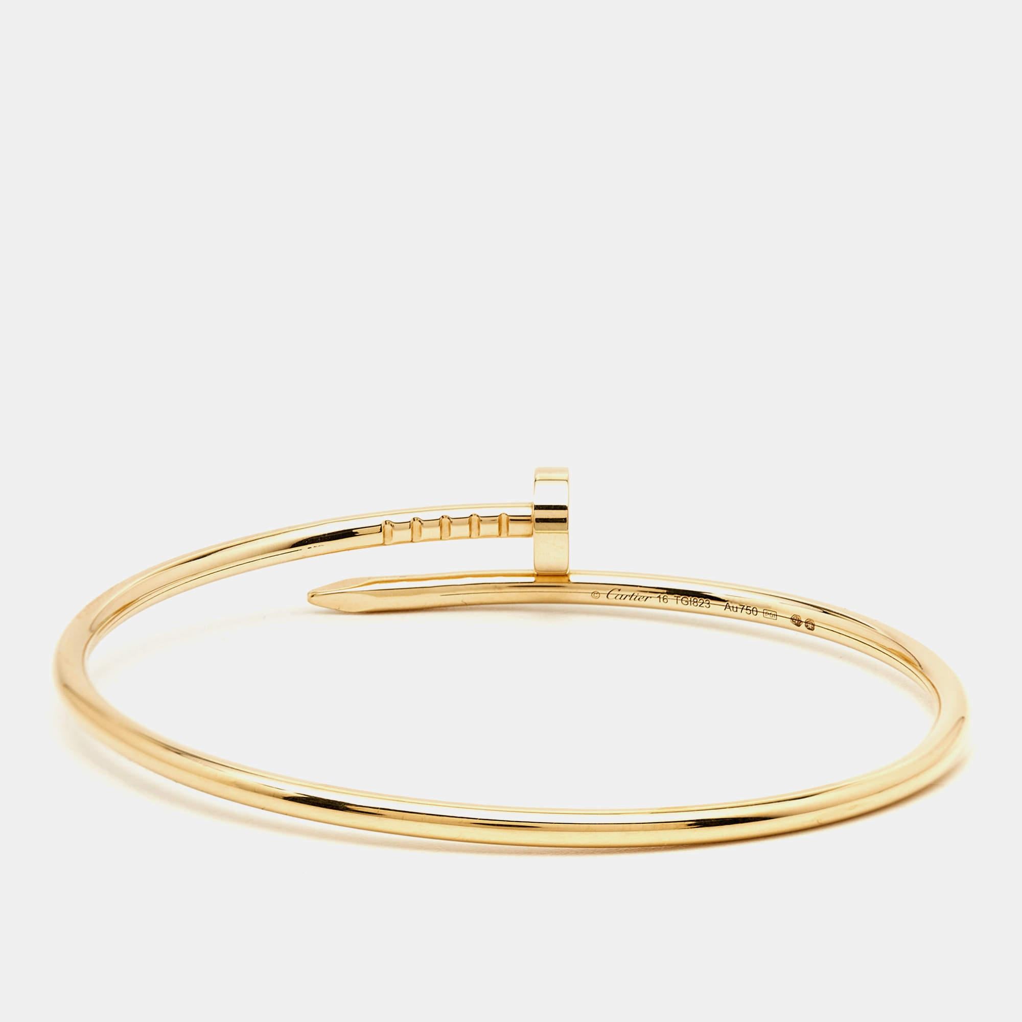 Le bracelet Juste Un Clou de Cartier est un bijou emblématique et luxueux. Fabriqué en or jaune 18 carats étincelant, son design épuré et minimaliste capture l'essence d'un ongle transformé en une déclaration de mode élégante et