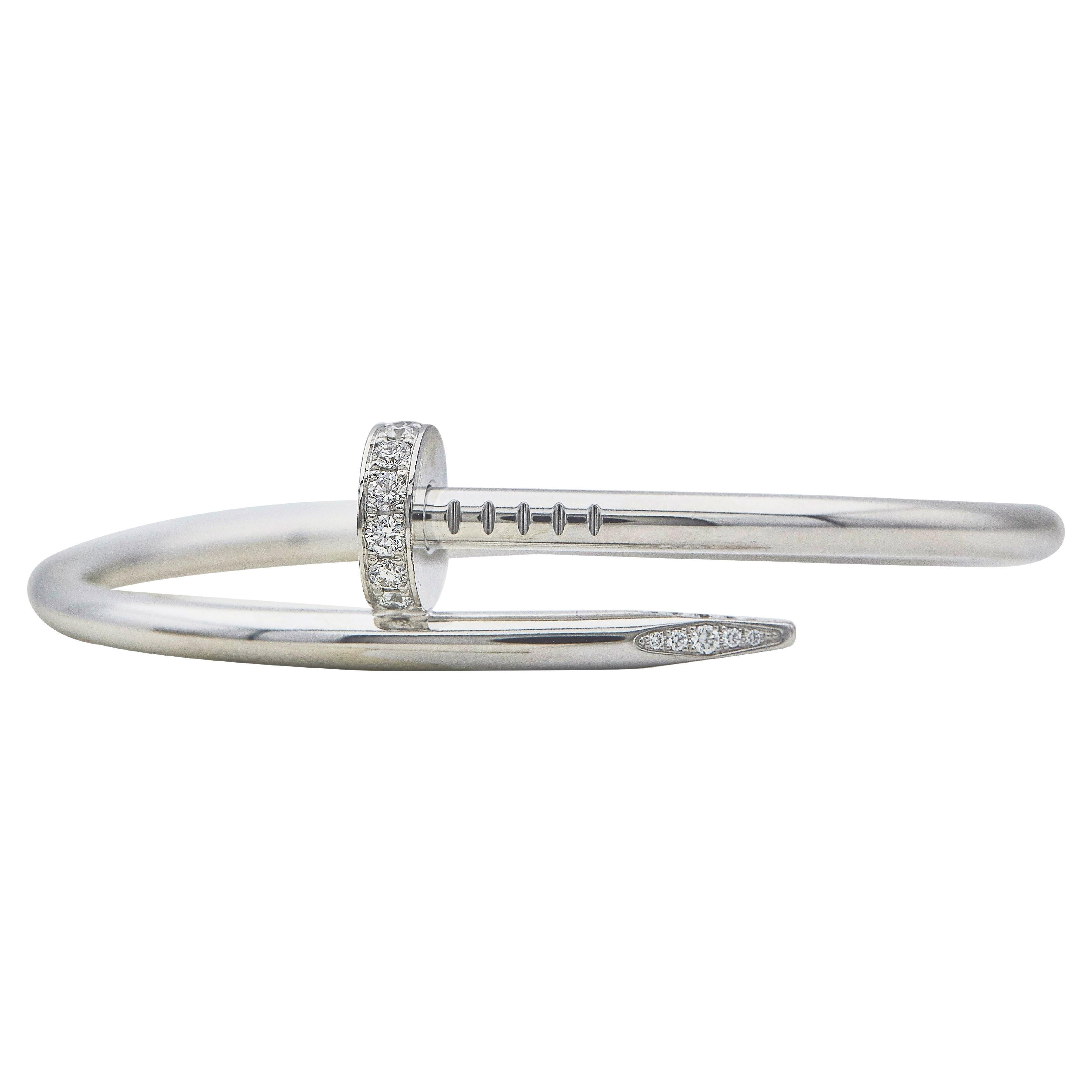 What does the Juste un Clou bracelet symbolize?