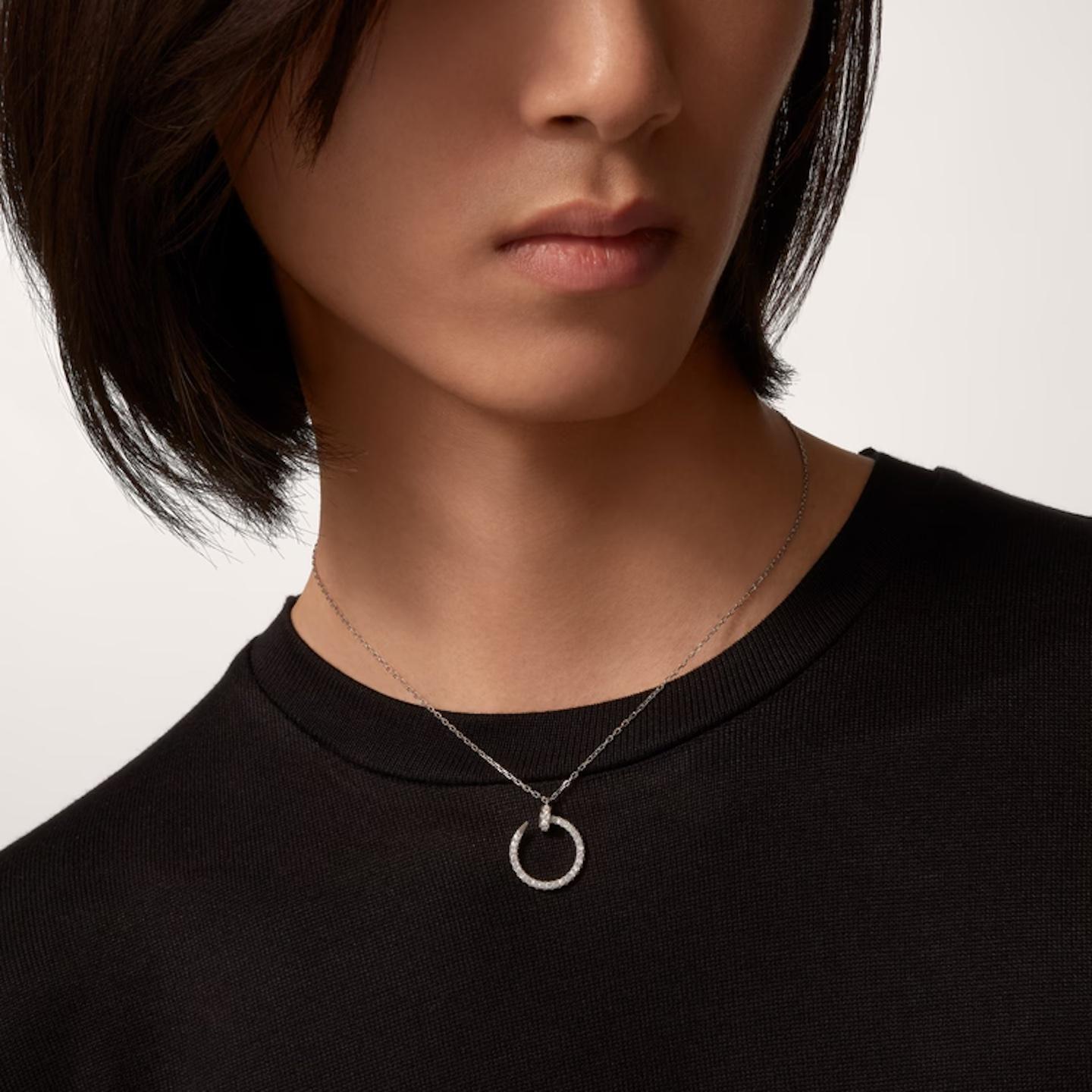 collier juste un clou