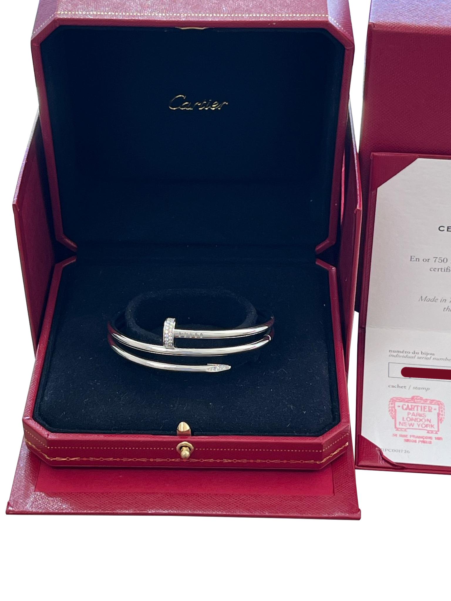Cartier Juste un Clou Bracciale a doppio chiodo con 0,51 carati di diamanti in oro bianco 18 carati In condizioni Nuovo in vendita a Aventura, FL