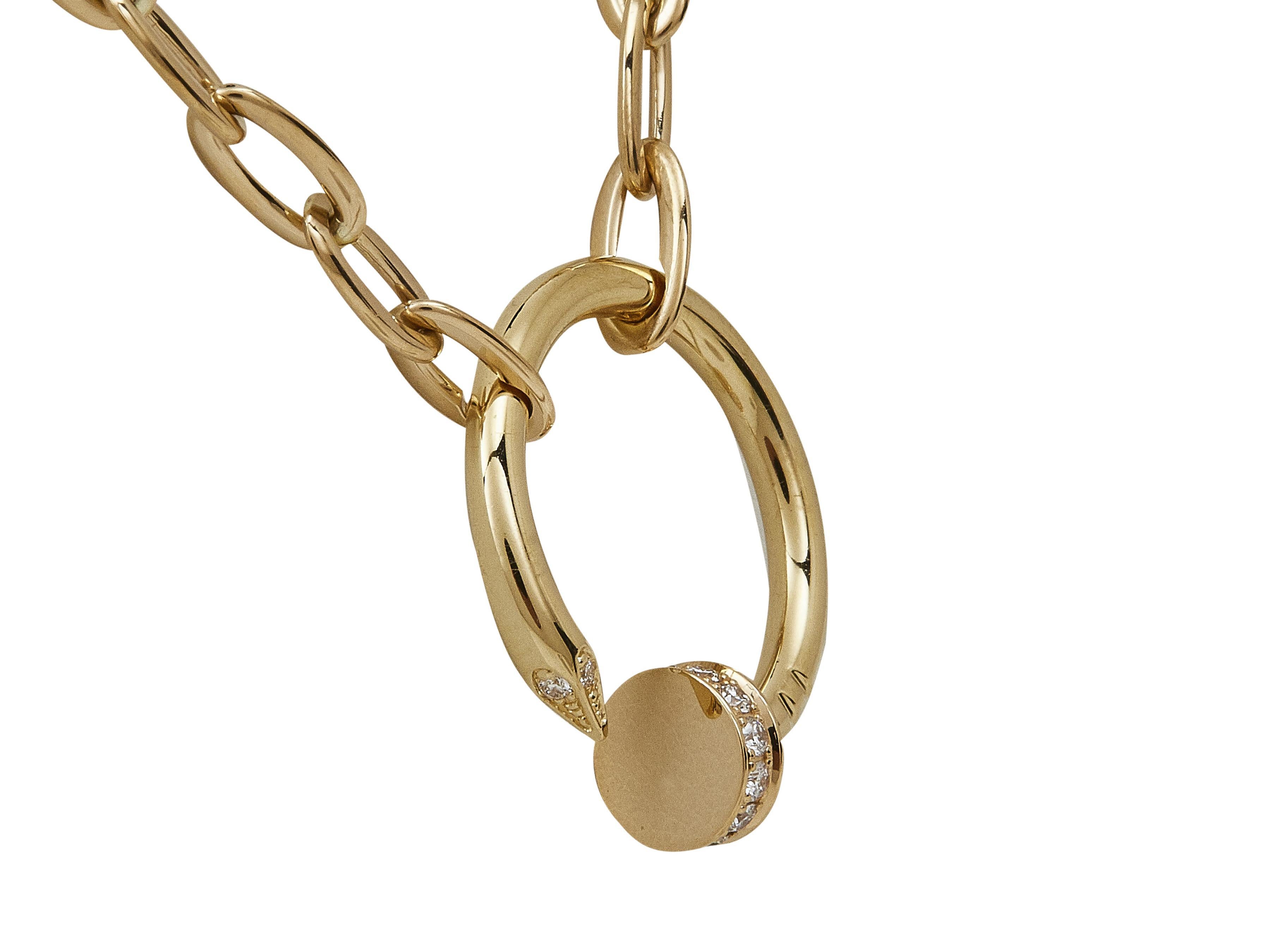 Le collier : Un collier Cartier Juste un Clou. Conçue en or jaune dix-huit carats, sertie de diamants ronds de taille brillant.

Accompagné de ...
Boîte d'origine
Certificat d'authenticité daté de 2023
Papier de service
Facture d'achat

En savoir