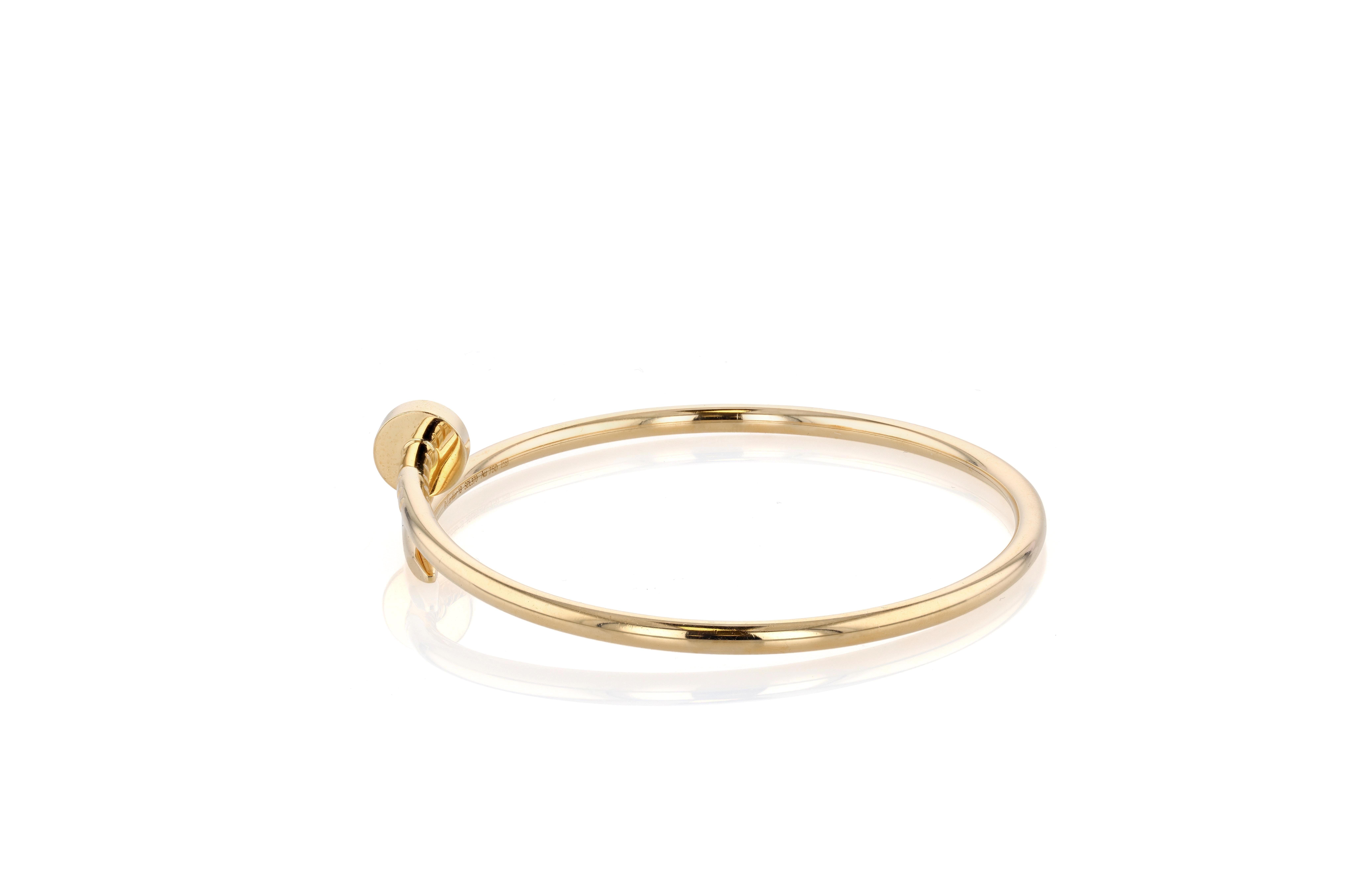 Un Cartier Juste Un Clou sottile in oro giallo 18 carati, misura 16. Progettato nella New York degli anni '70, il primo bracciale Juste un Clou rifletteva un'epoca selvaggia e libera. Audace, moderno e innovativo, Juste un Clou è una rivisitazione