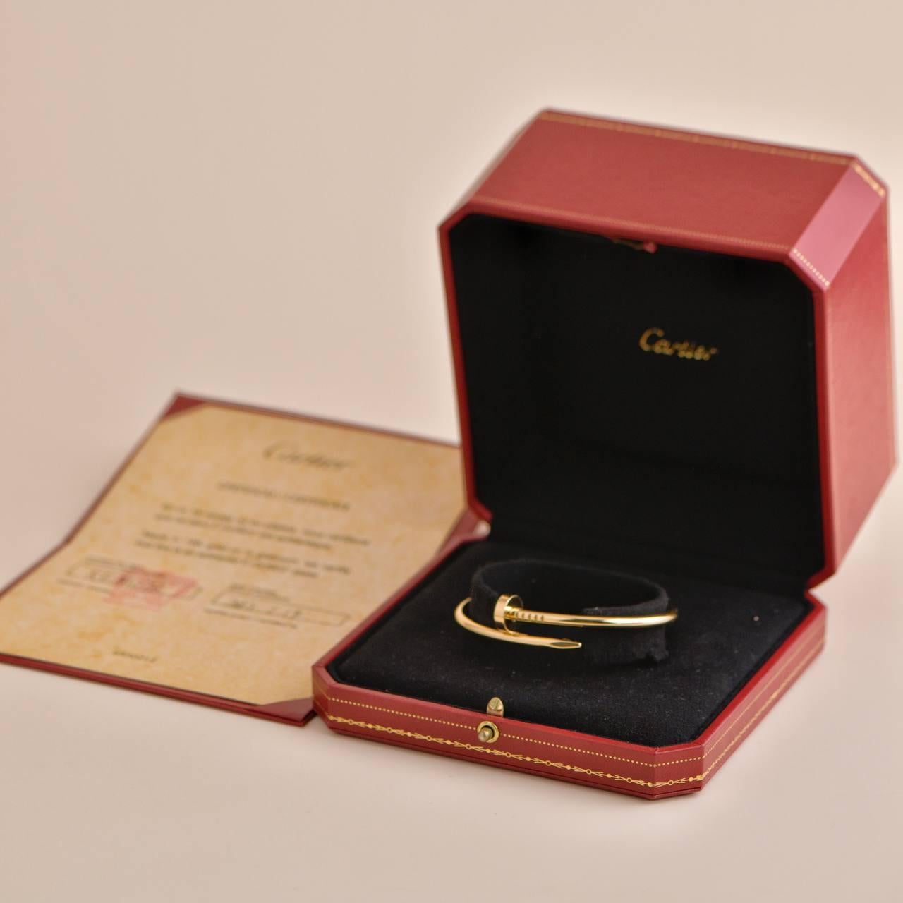 SKU CT-1974
Brand Cartier
Model B6048217
Serial No KE****
Date 2022
_____________________________________________________________
Metal 18K Yellow Gold
Bracelet Size 17
Retail Price £7,650 incl. VAT / $8,000/ € 8 650incl.