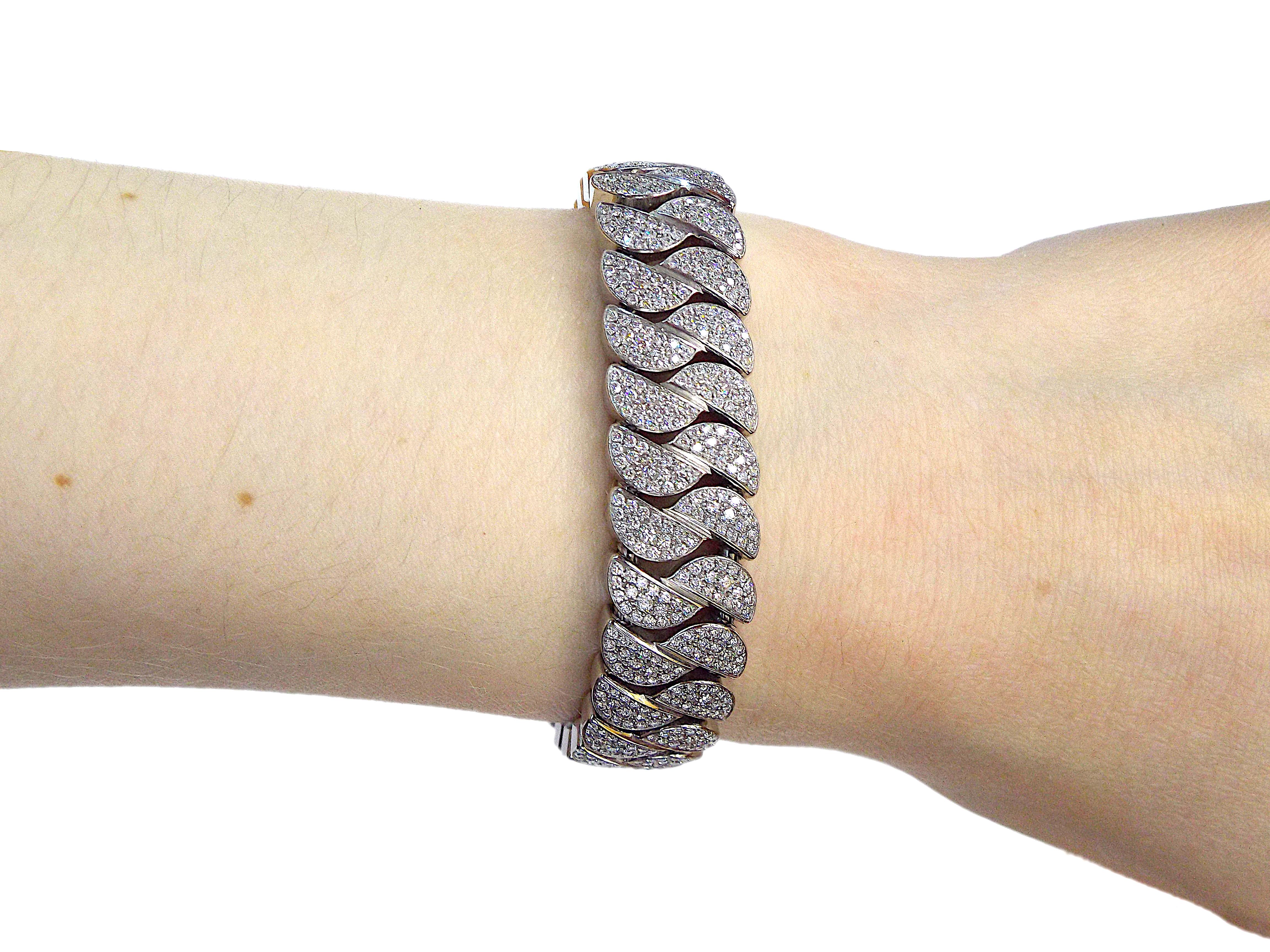 Cartier La Dona 18K White Gold Diamond Bracelet In Good Condition For Sale In New York, NY