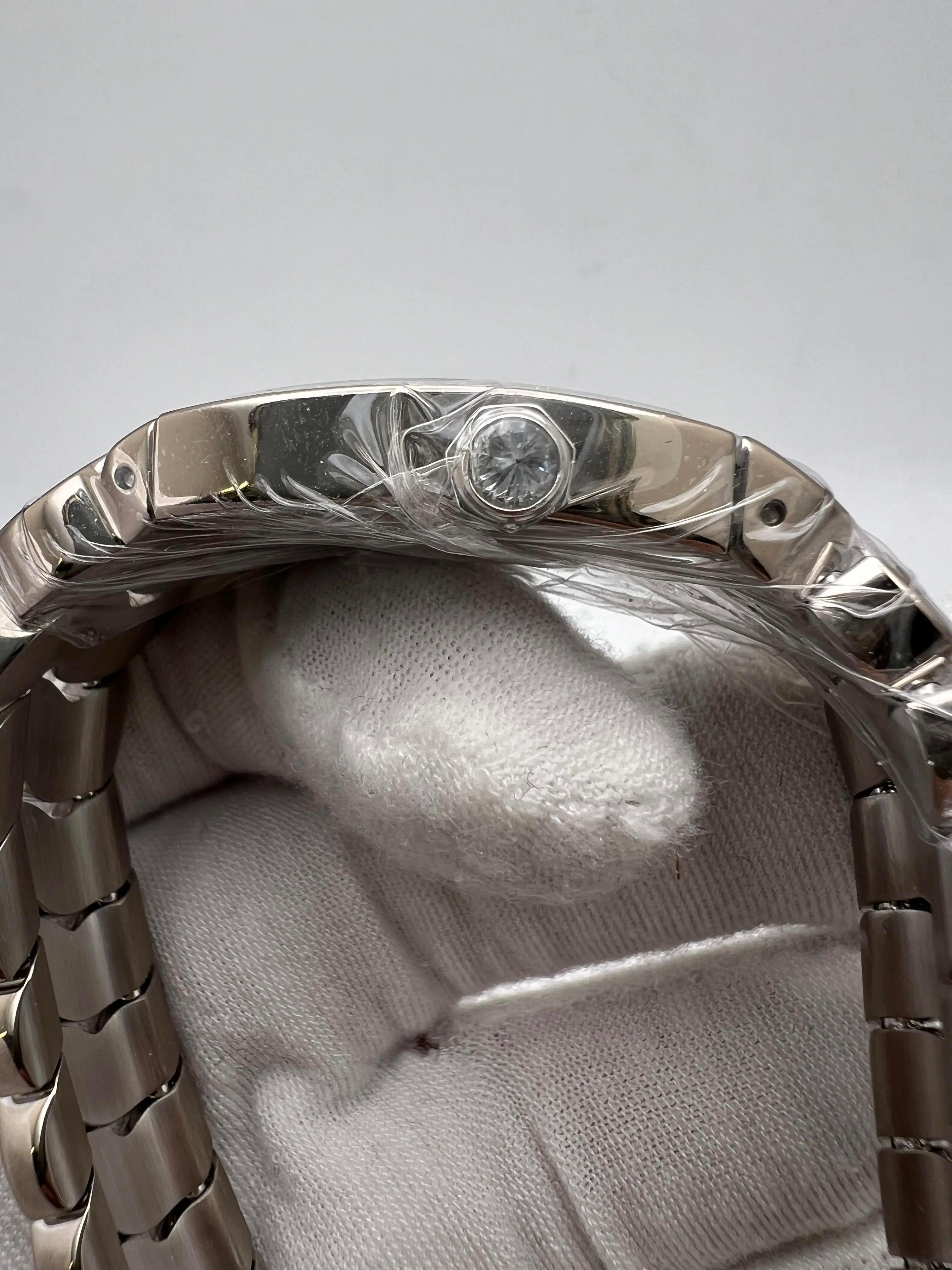 Cartier La Dona 195g Oro bianco 18 carati Lunetta di diamanti Orologio di grandi dimensioni WE60019G B. B. in vendita 5