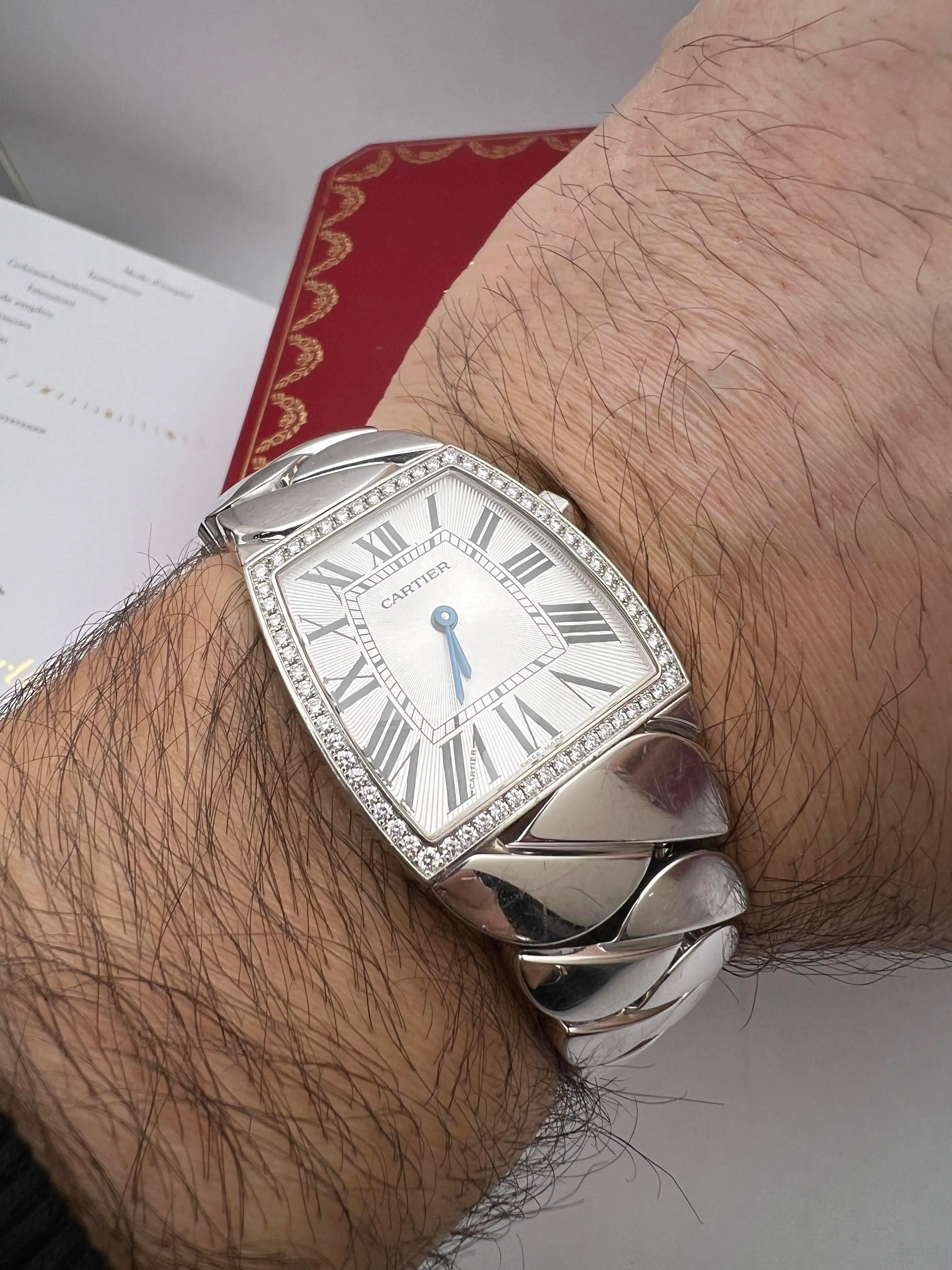 Cartier La Dona 195g Oro bianco 18 carati Lunetta di diamanti Orologio di grandi dimensioni WE60019G B. B. In condizioni ottime in vendita a New York, NY