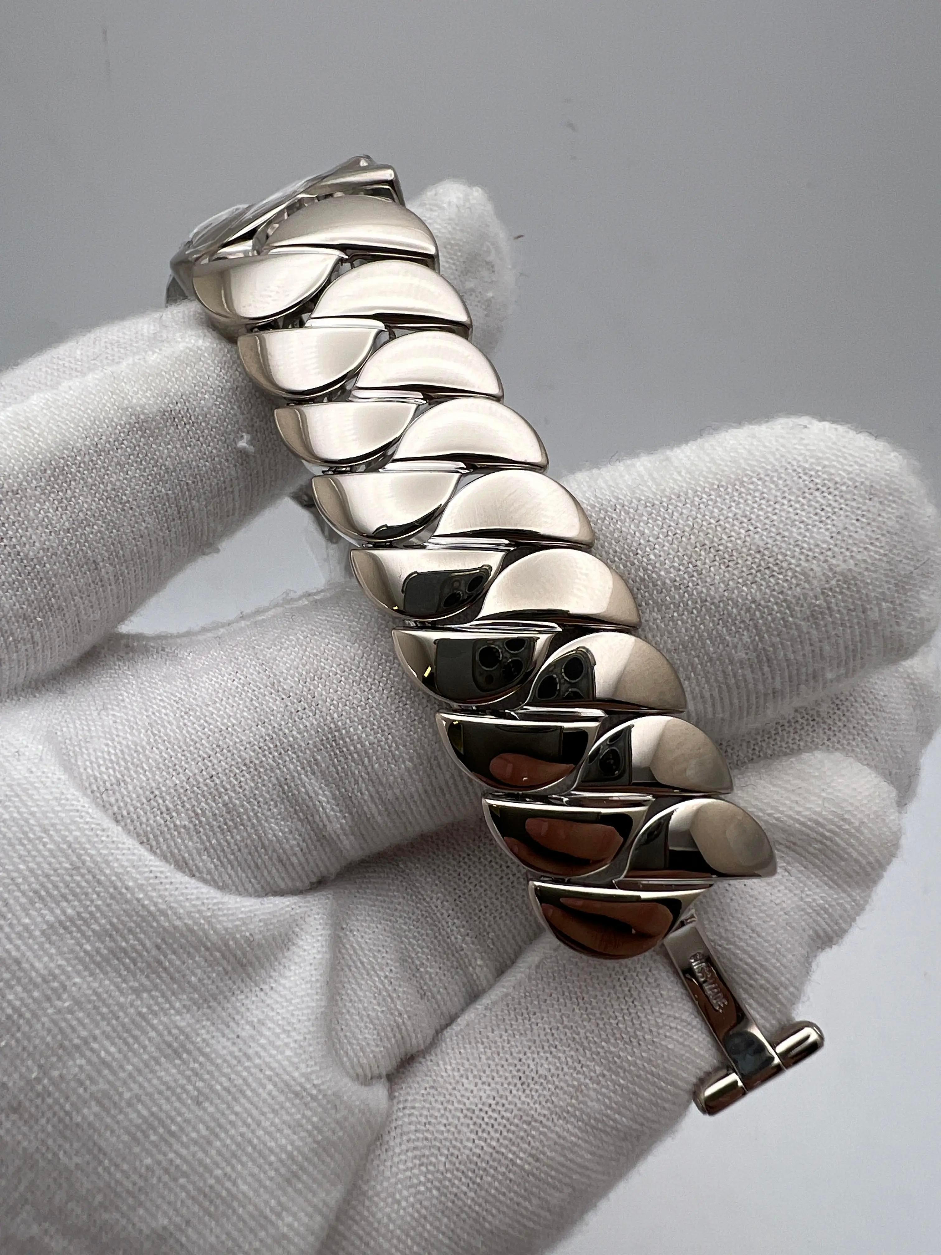 Cartier La Dona 195g Oro bianco 18 carati Lunetta di diamanti Orologio di grandi dimensioni WE60019G B. B. in vendita 2