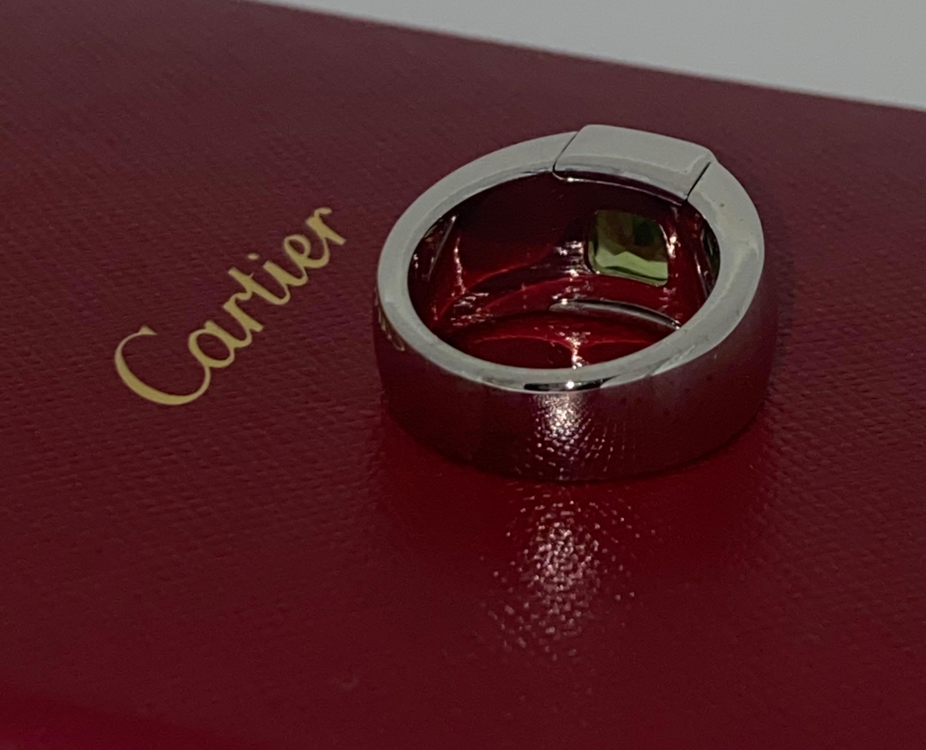 Cartier La Dona 3.00ct Cushion Peridot 18K 750 White Gold Cocktail Ring. Size 50 In Excellent Condition For Sale In MELBOURNE, AU
