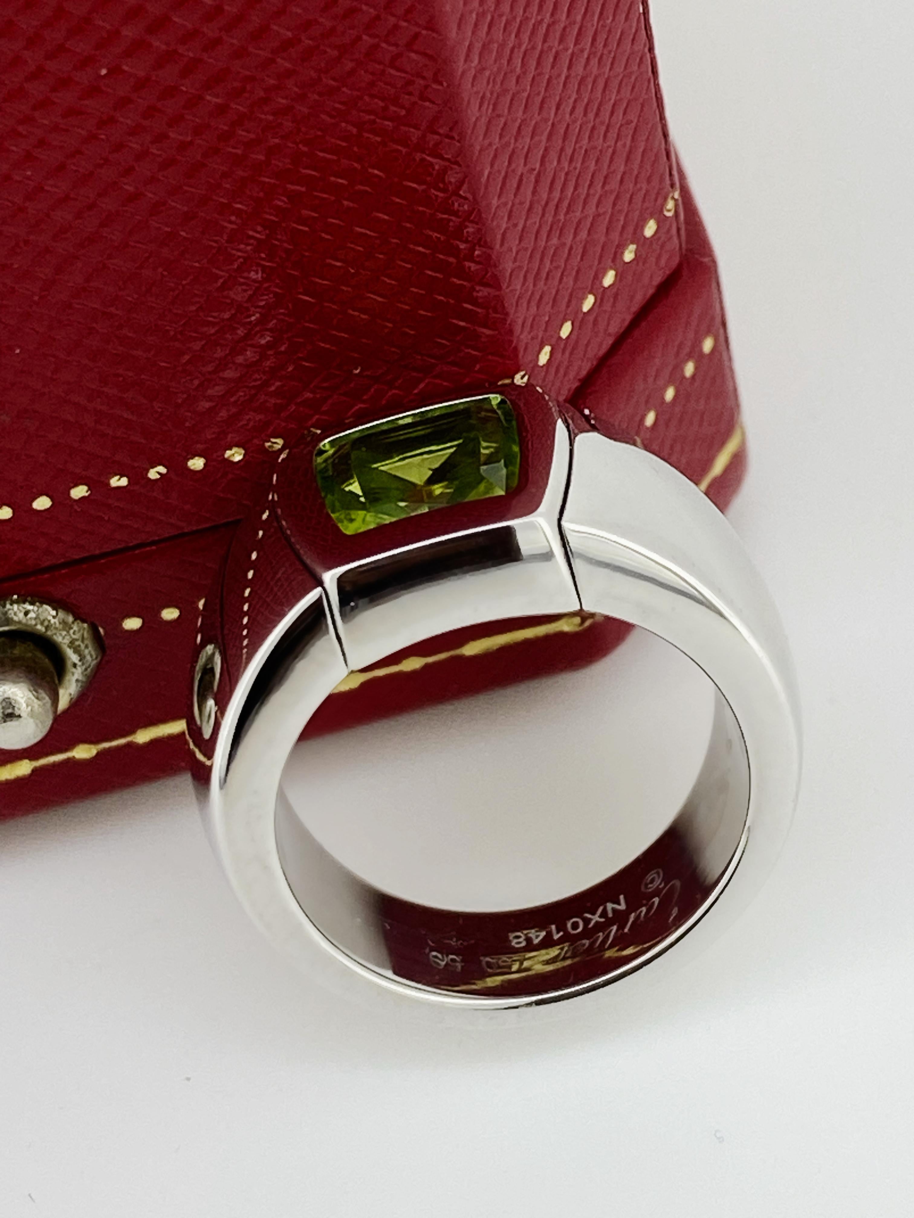 Modern Cartier La Dona 3.00ct Cushion Peridot 18K 750 White Gold Cocktail Ring. Size 50 For Sale