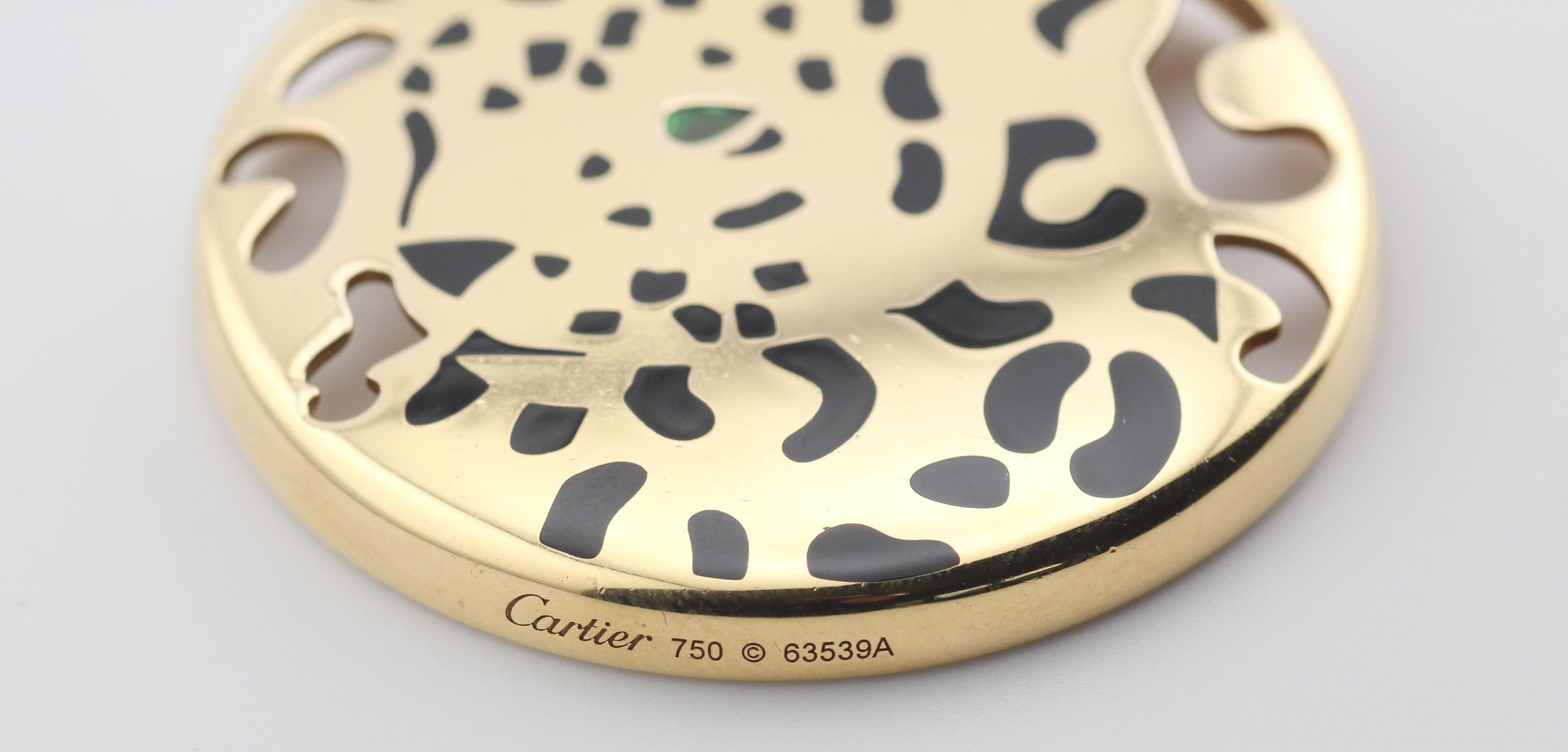 Cartier Lack Smaragd 18k Gold  Panthere Anhänger Lange Halskette im Angebot 1