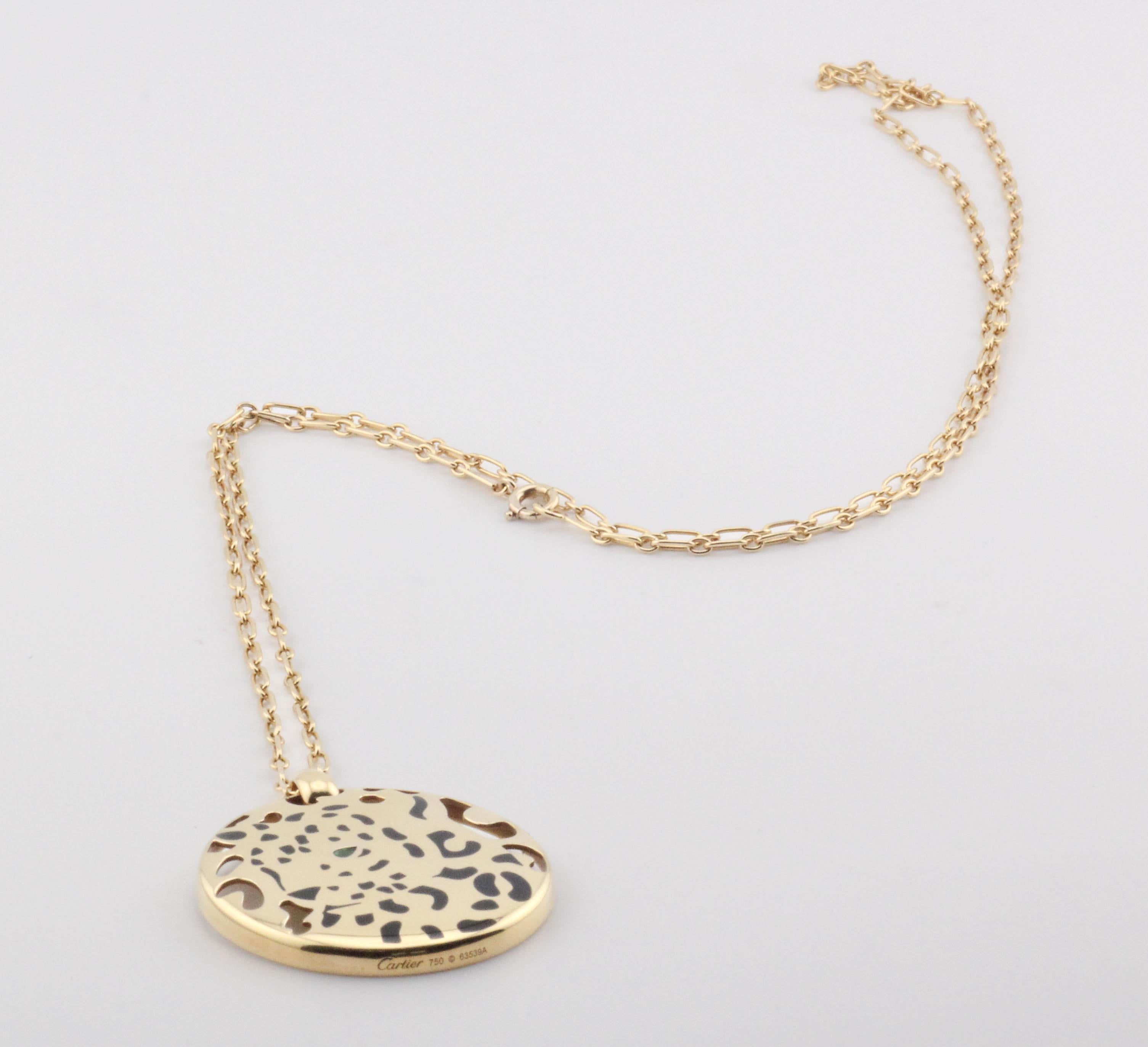 Cartier Lack Smaragd 18k Gold  Panthere Anhänger Lange Halskette im Angebot 2