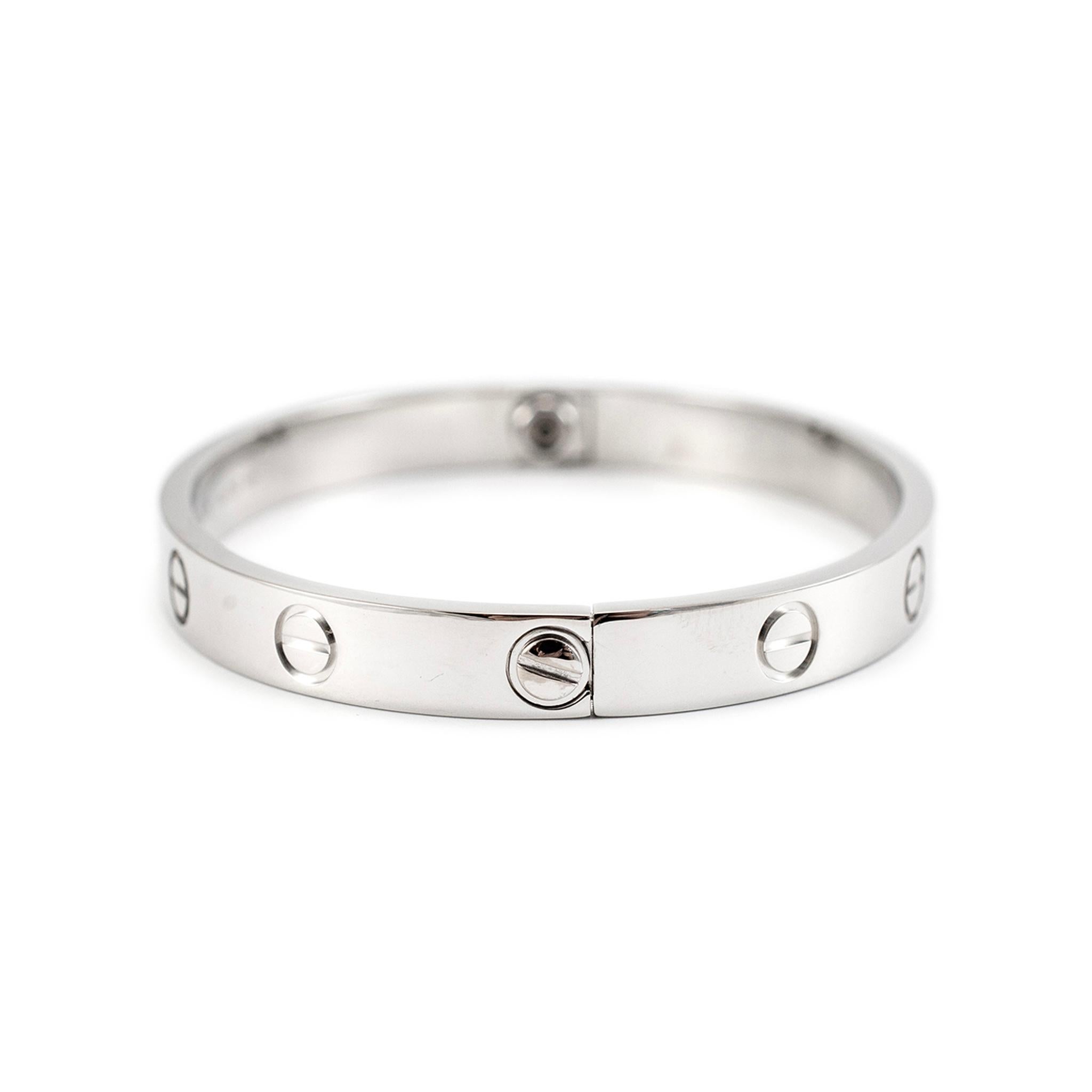 Cartier Damen 18 Karat Weißgold Love Armreif-Armband im Zustand „Hervorragend“ in Houston, TX