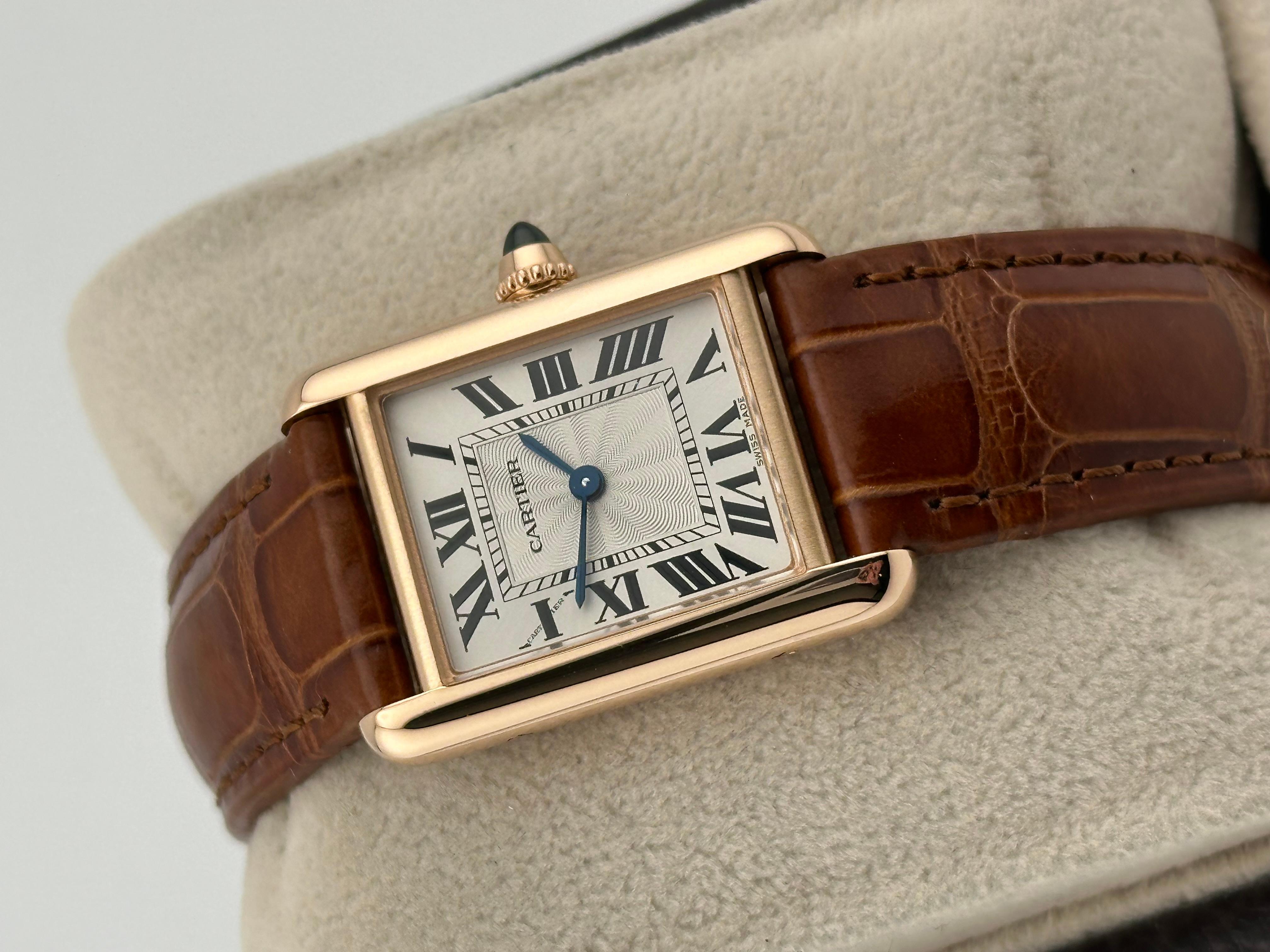 Cartier Damen-Tank Louis WGTA0010 3814 Lederriemen 18K Roségold Box Papier 3