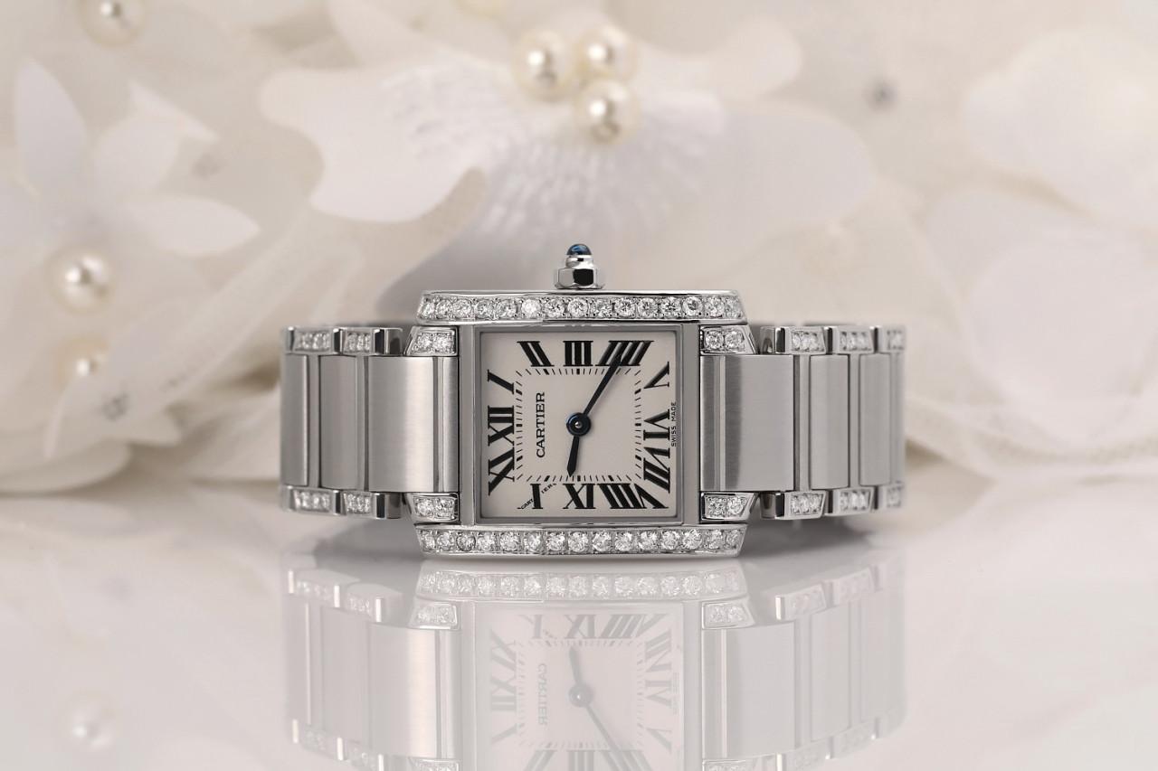 Montre Cartier pour femmes avec diamants naturels en acier inoxydable 20 mm x 25 mm W51008Q3 