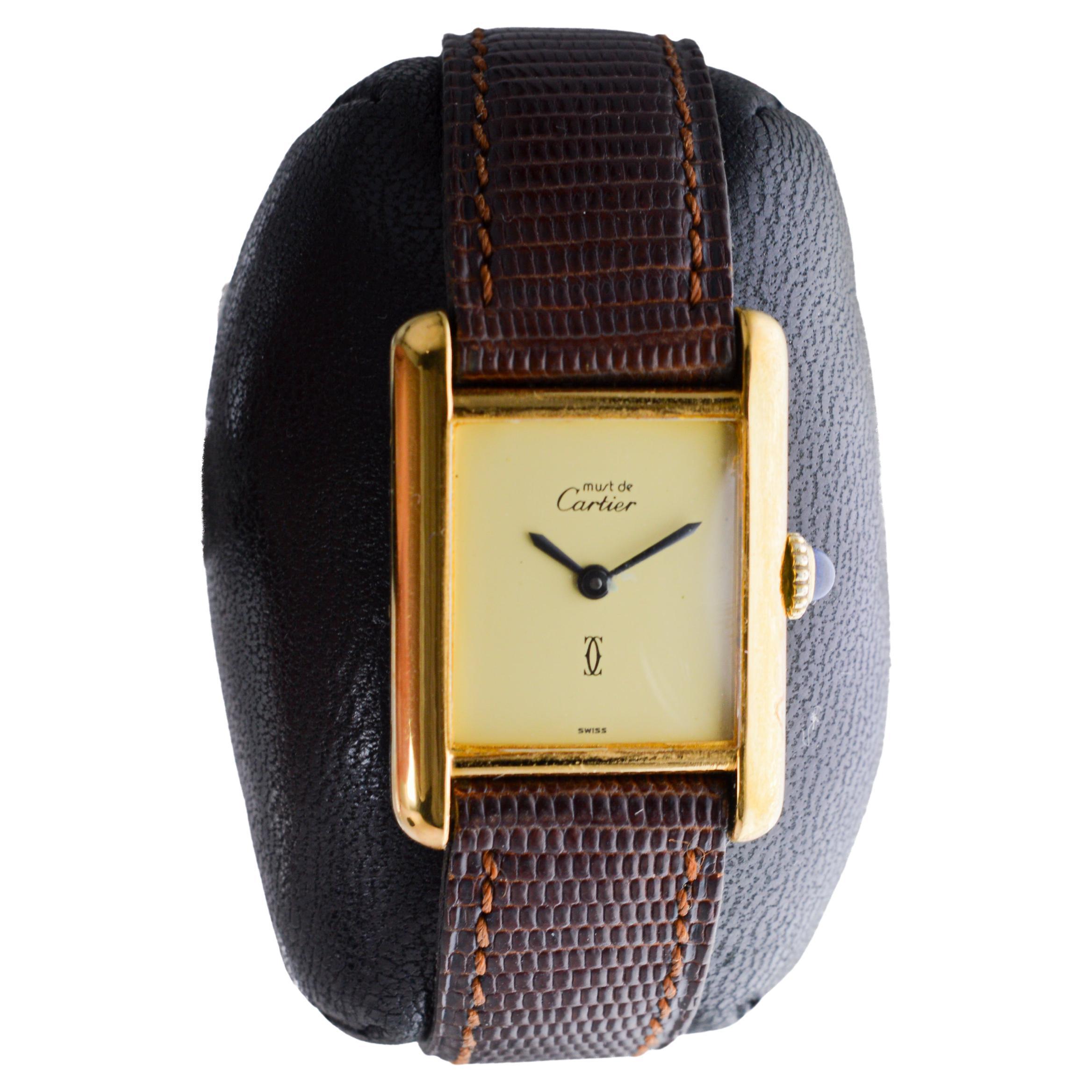 Reloj de pulsera Cartier para señora en oro amarillo circa 1970's Todo original en venta 3