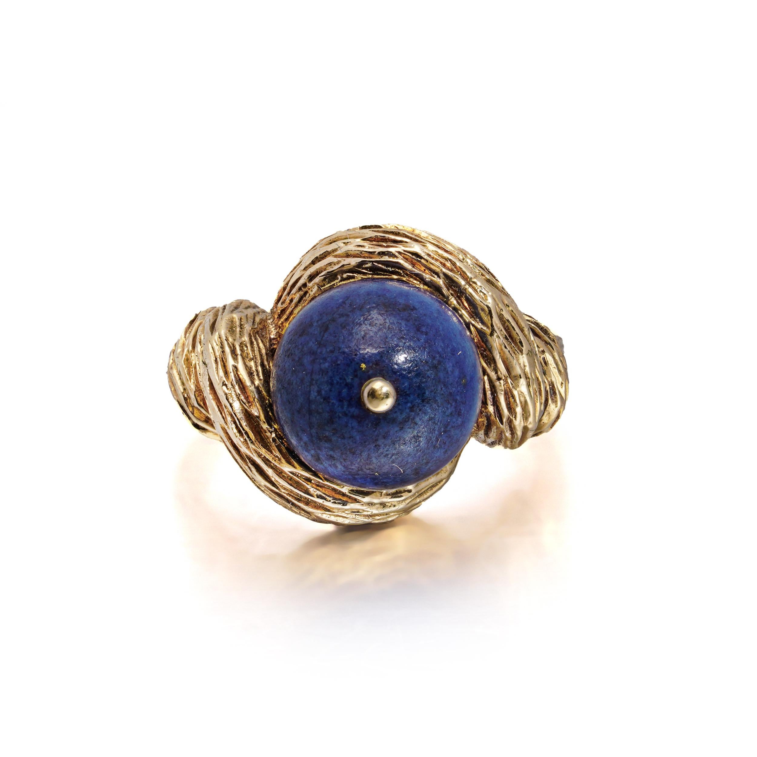 Cabochon Cartier  Anello in lapislazzuli e oro giallo 18 carati in vendita