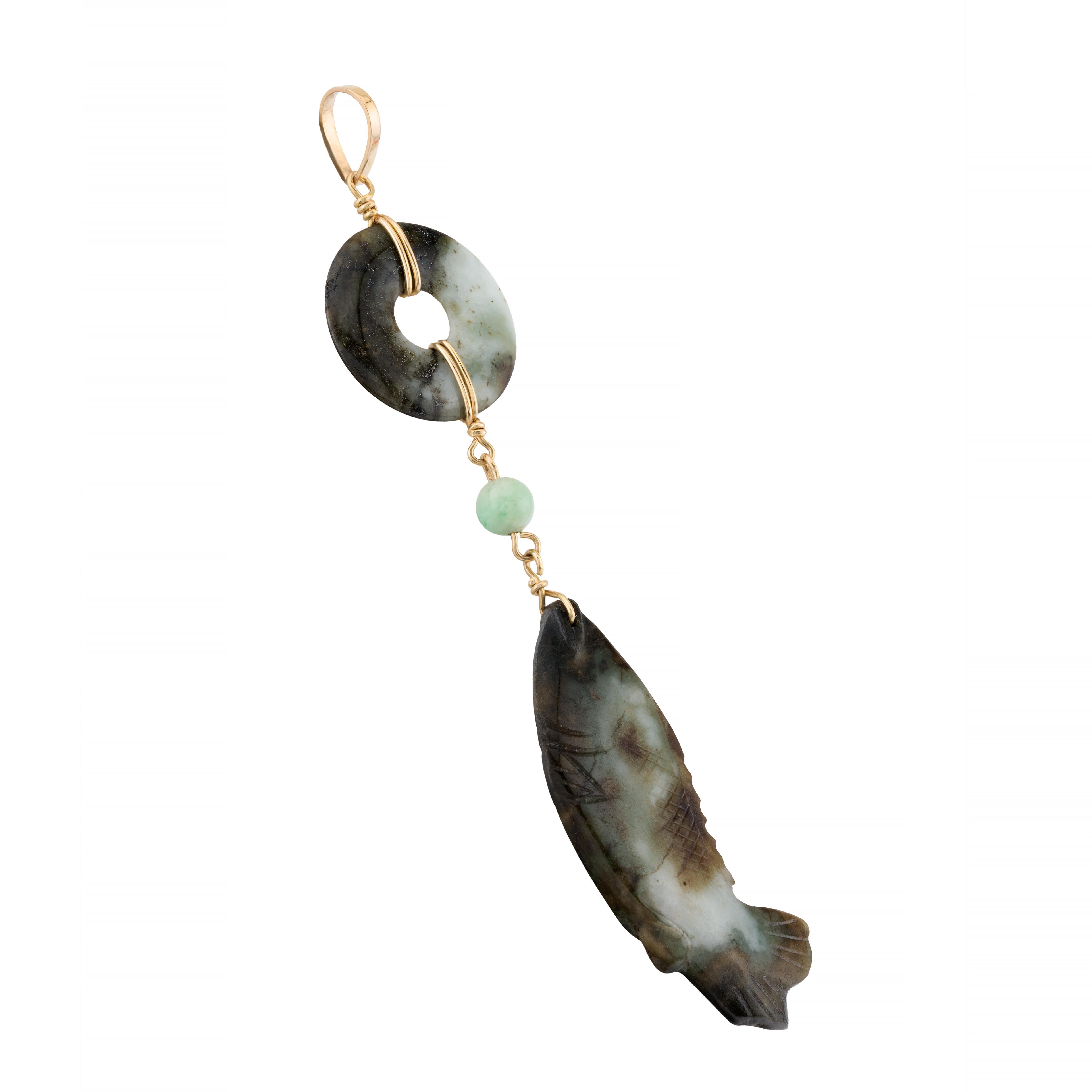 Non taillé Cartier Pendentif poisson sculpté en or jaune 18 carats en vente